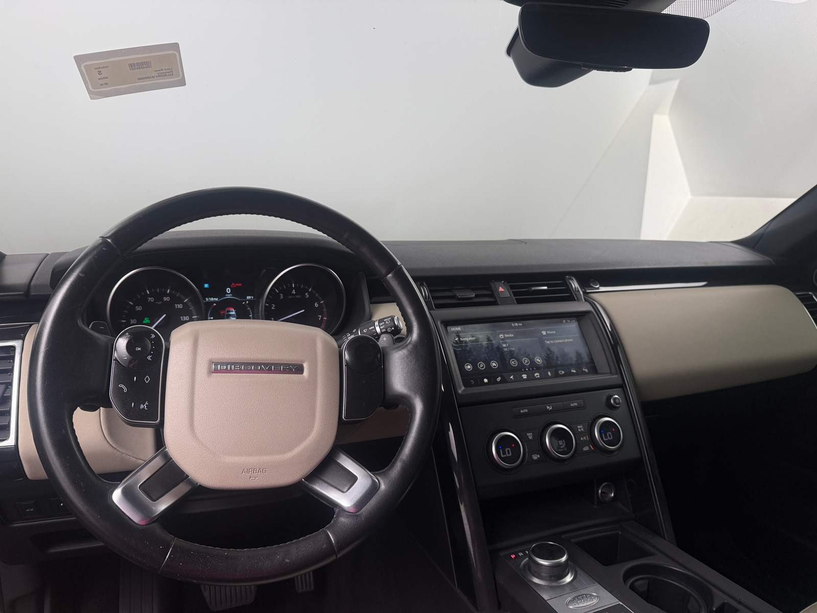 Thumbnail: 2019 Land Rover Discovery - 2