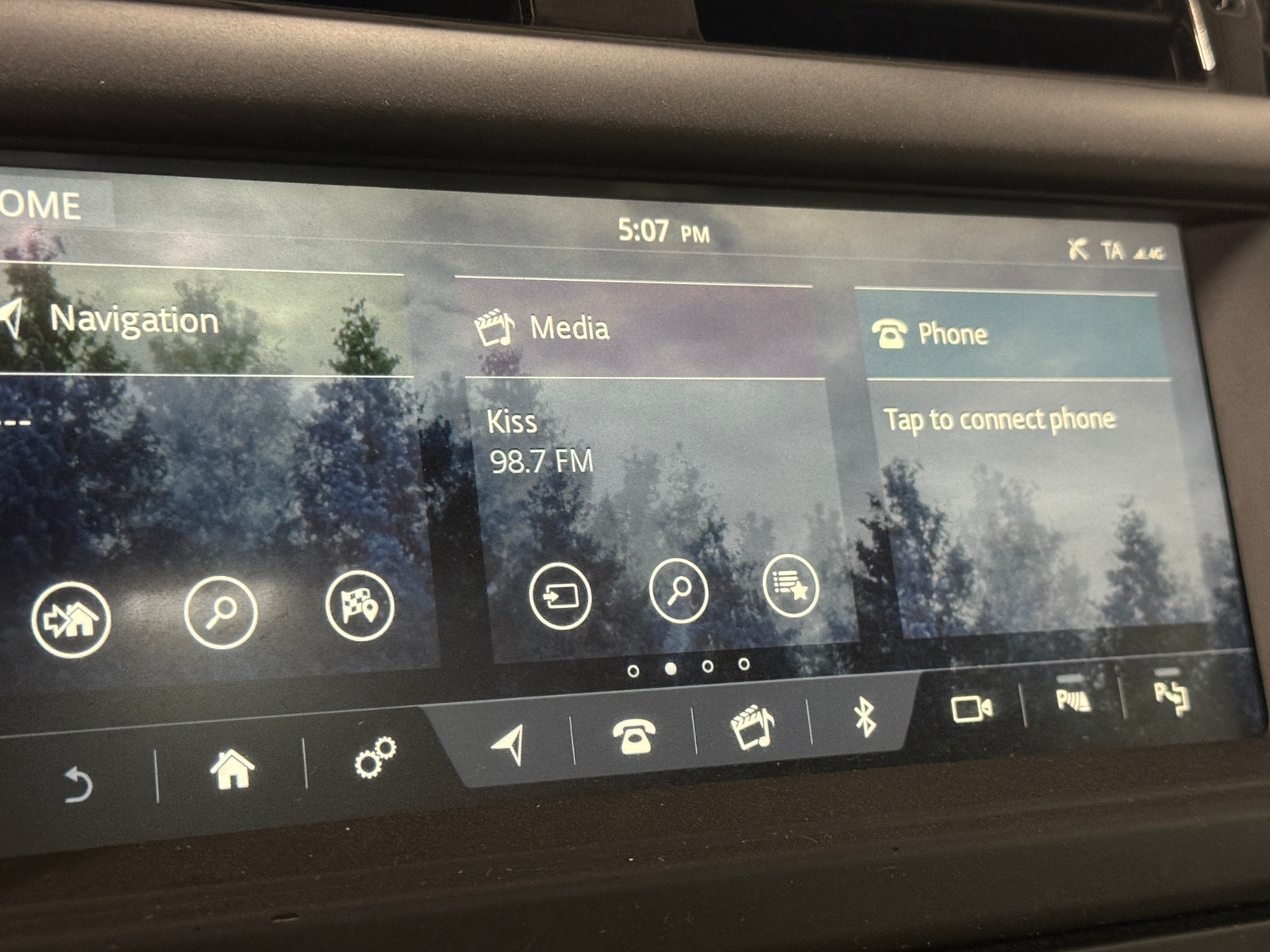Thumbnail: 2019 Land Rover Discovery - 3