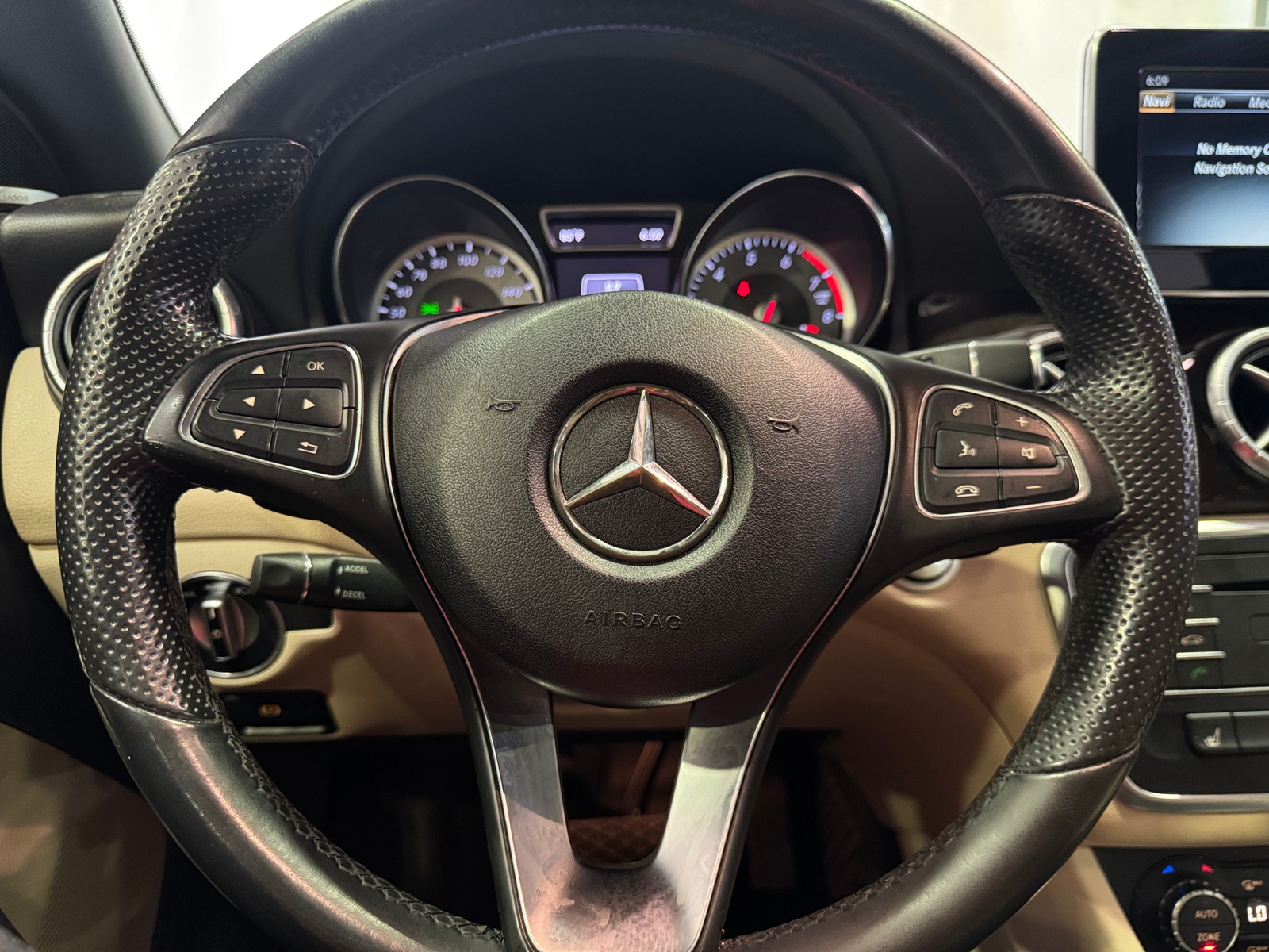 Thumbnail: 2015 Mercedes-Benz CLA - 4