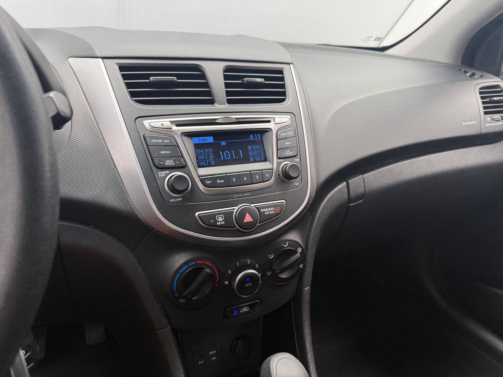 Thumbnail: 2016 Hyundai Accent - 4