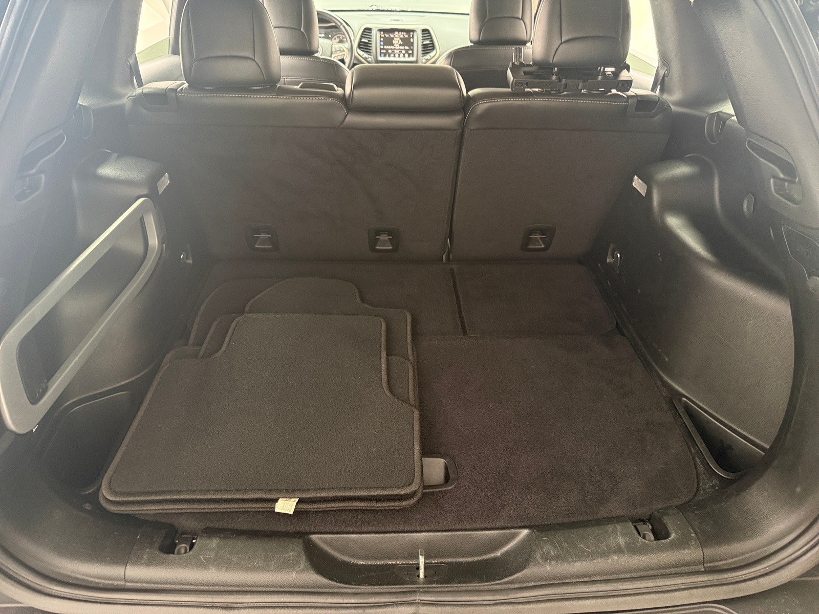Thumbnail: 2016 Jeep Cherokee - 6