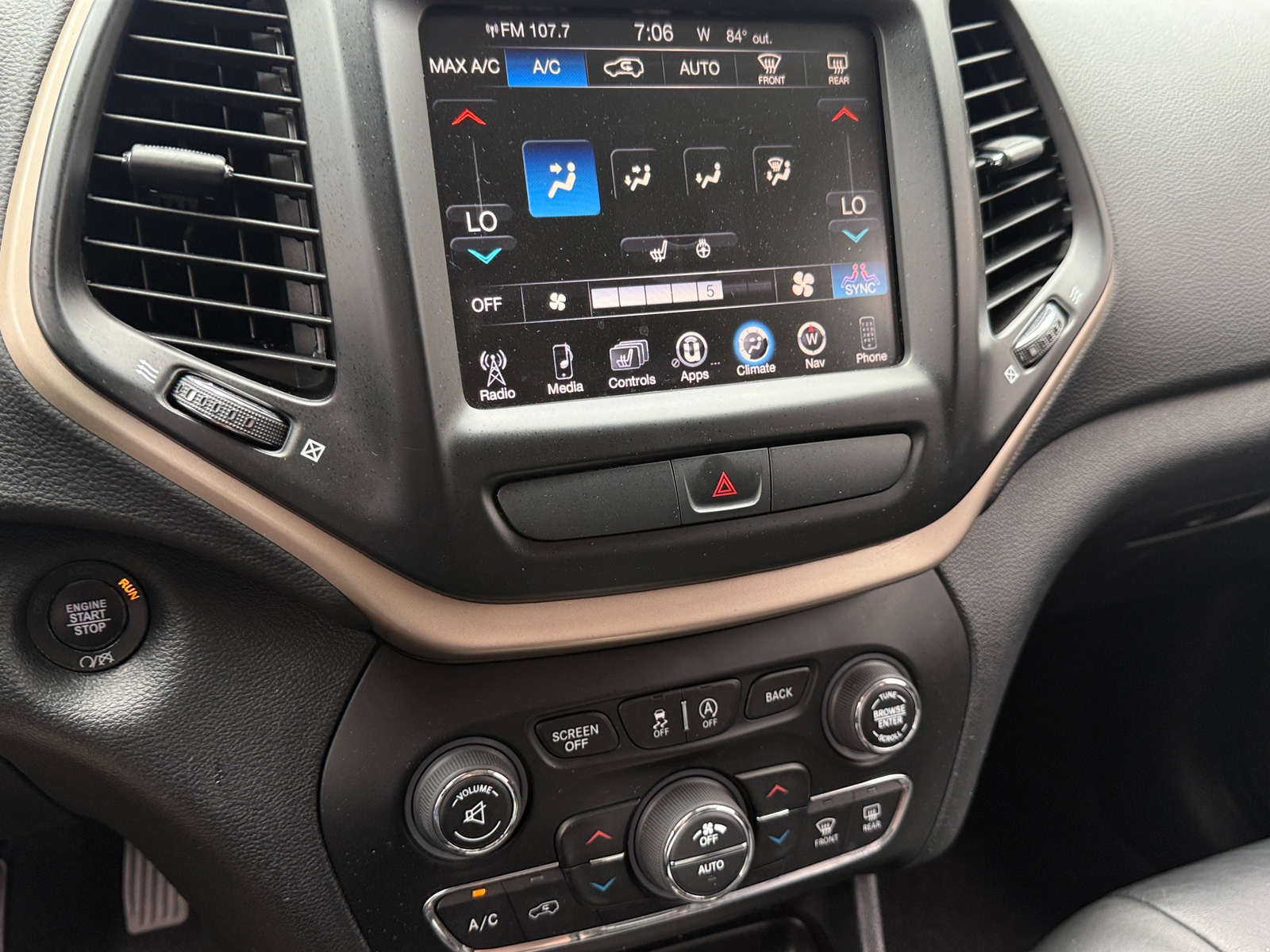 Thumbnail: 2016 Jeep Cherokee - 3