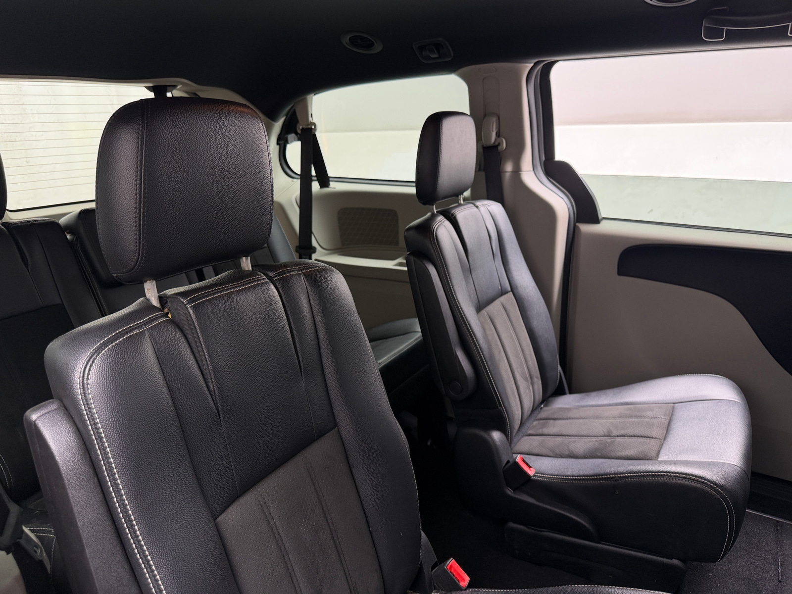 Thumbnail: 2019 Dodge Grand Caravan - 6