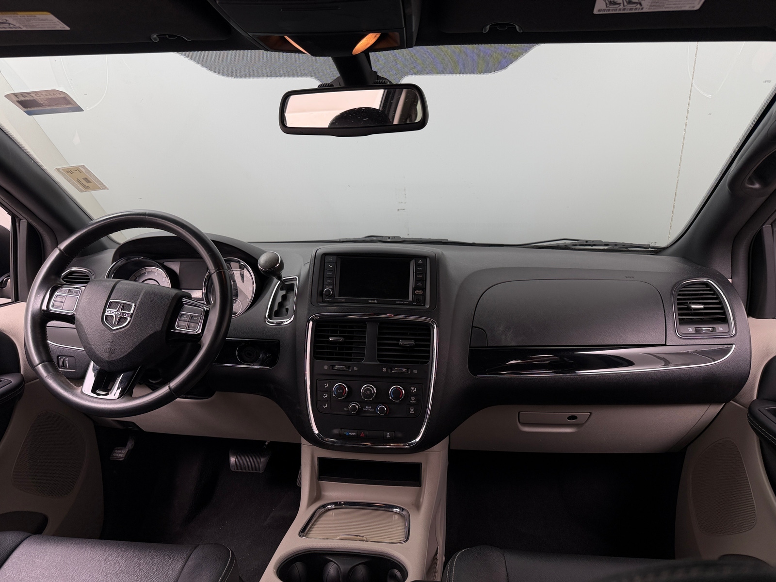 Thumbnail: 2019 Dodge Grand Caravan - 3