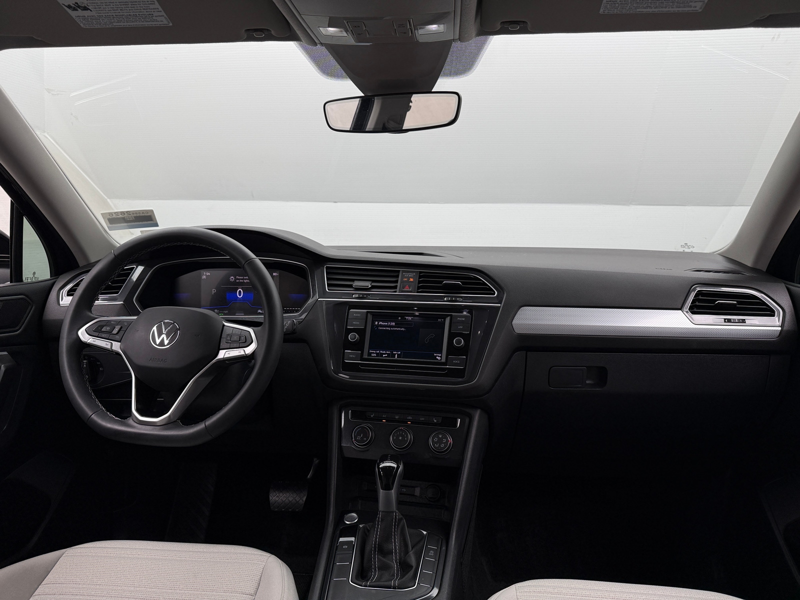 Thumbnail: 2024 Volkswagen Tiguan - 3
