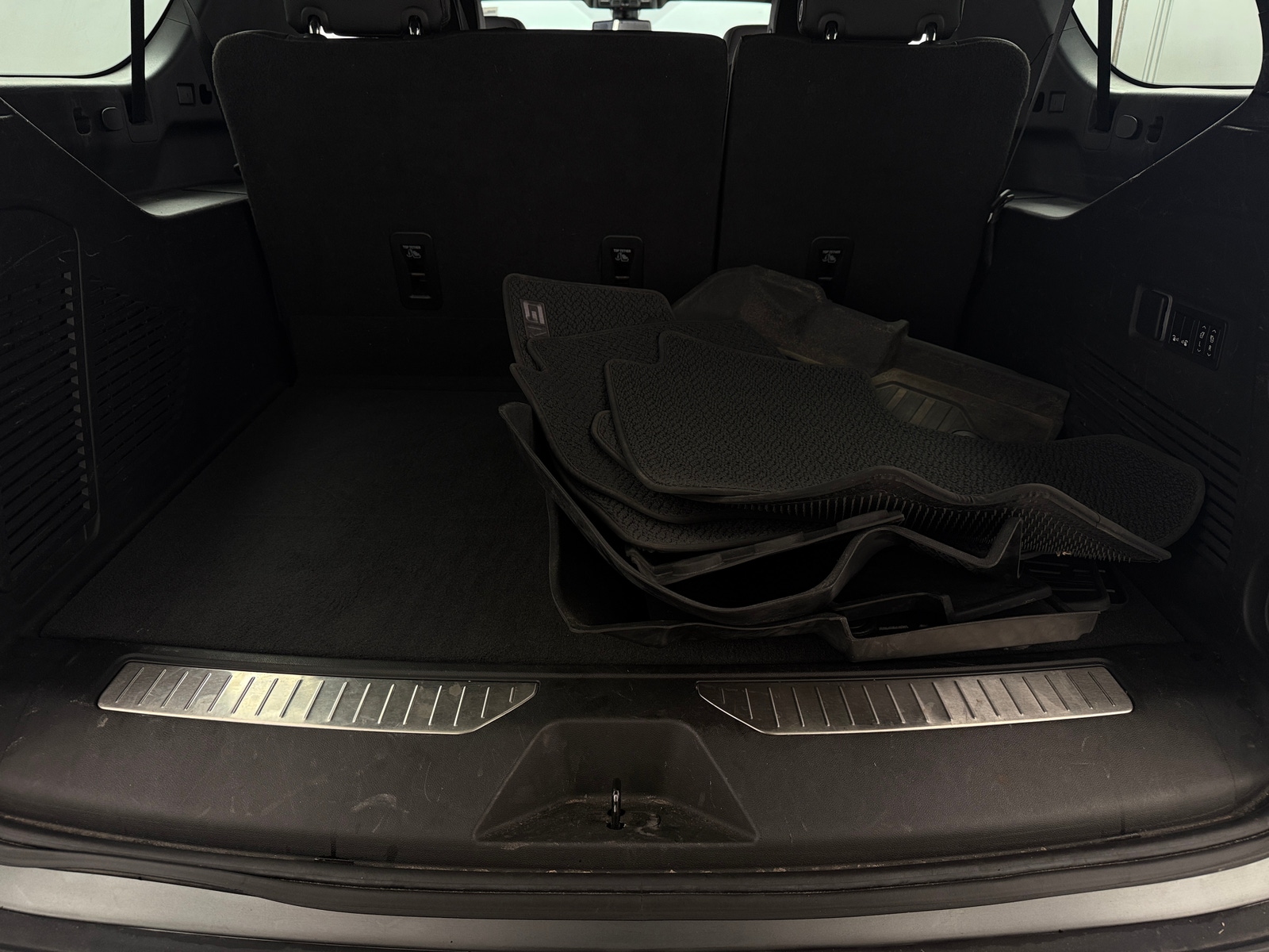 Thumbnail: 2022 GMC Yukon XL - 6