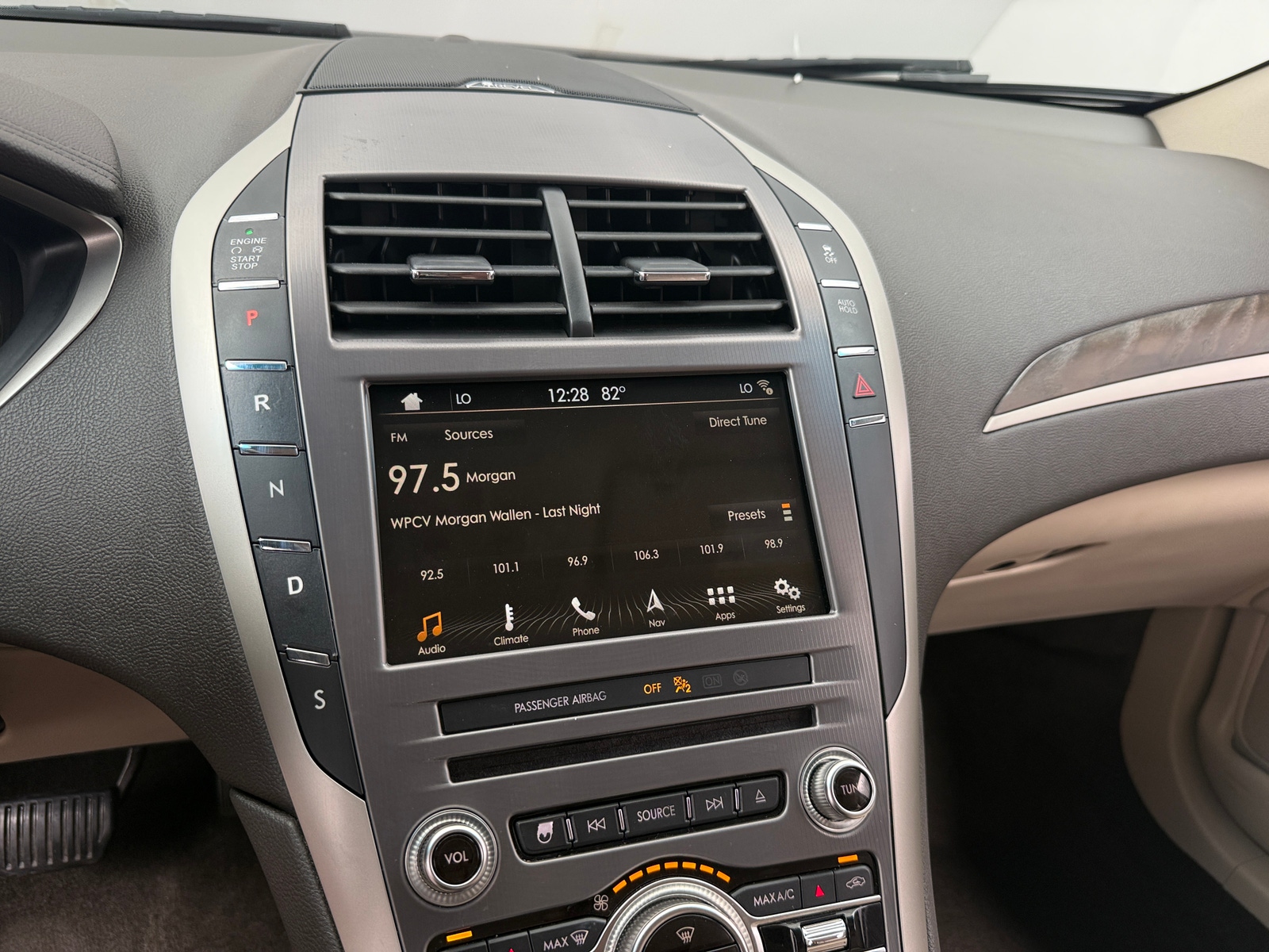 Thumbnail: 2018 Lincoln MKZ - 3