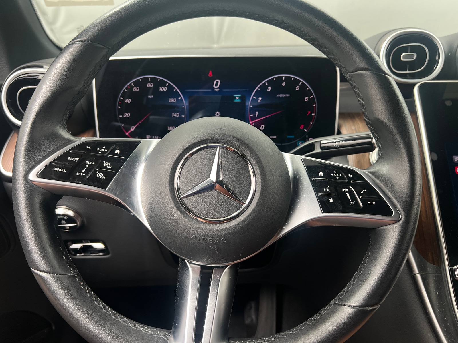 Thumbnail: 2025 Mercedes-Benz GLC - 4