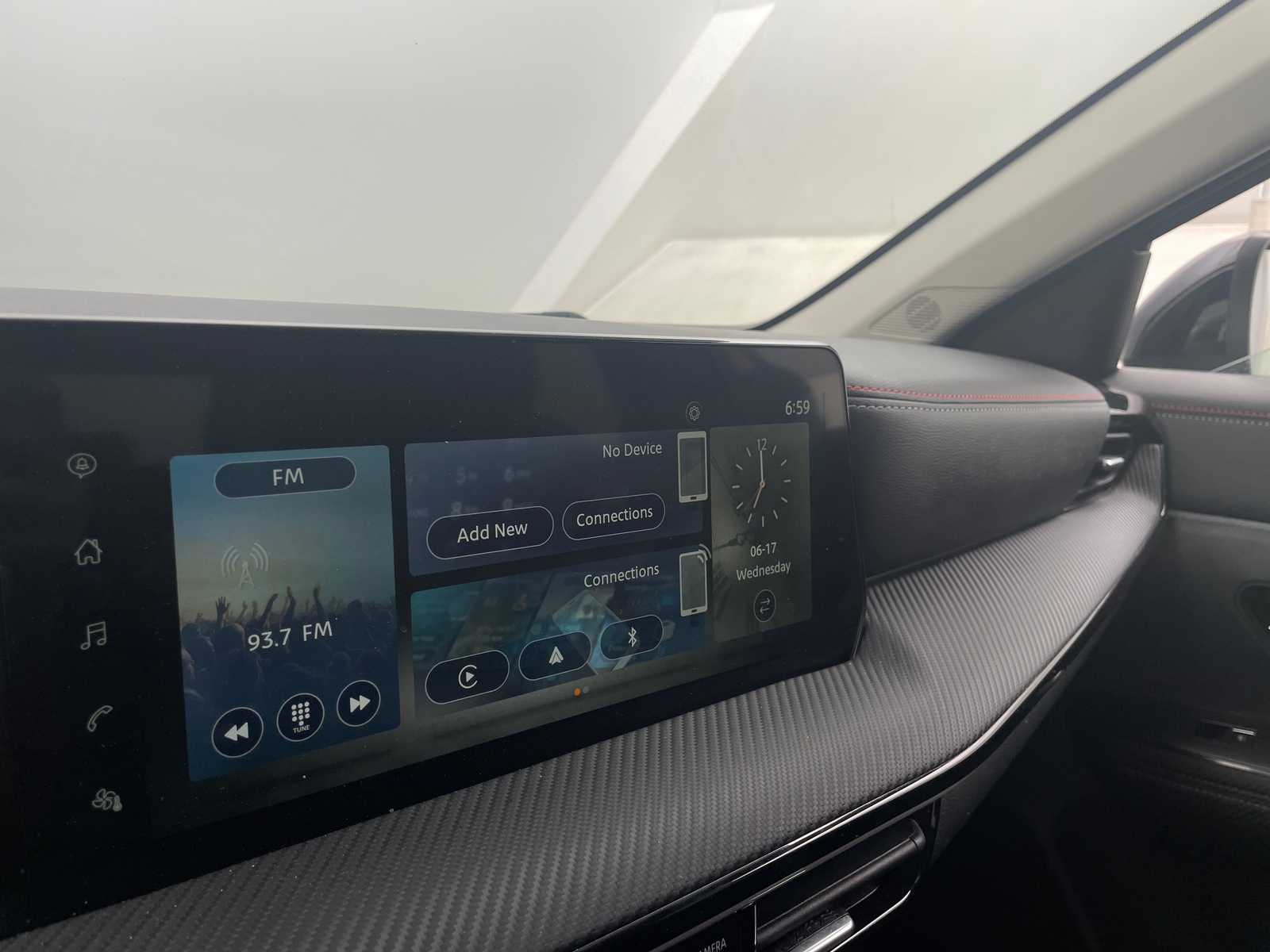 Thumbnail: 2025 Nissan Kicks - 4