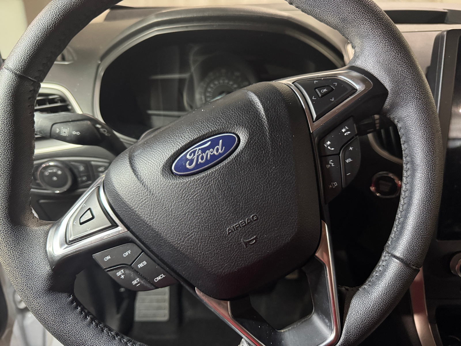 Thumbnail: 2022 Ford Edge - 4