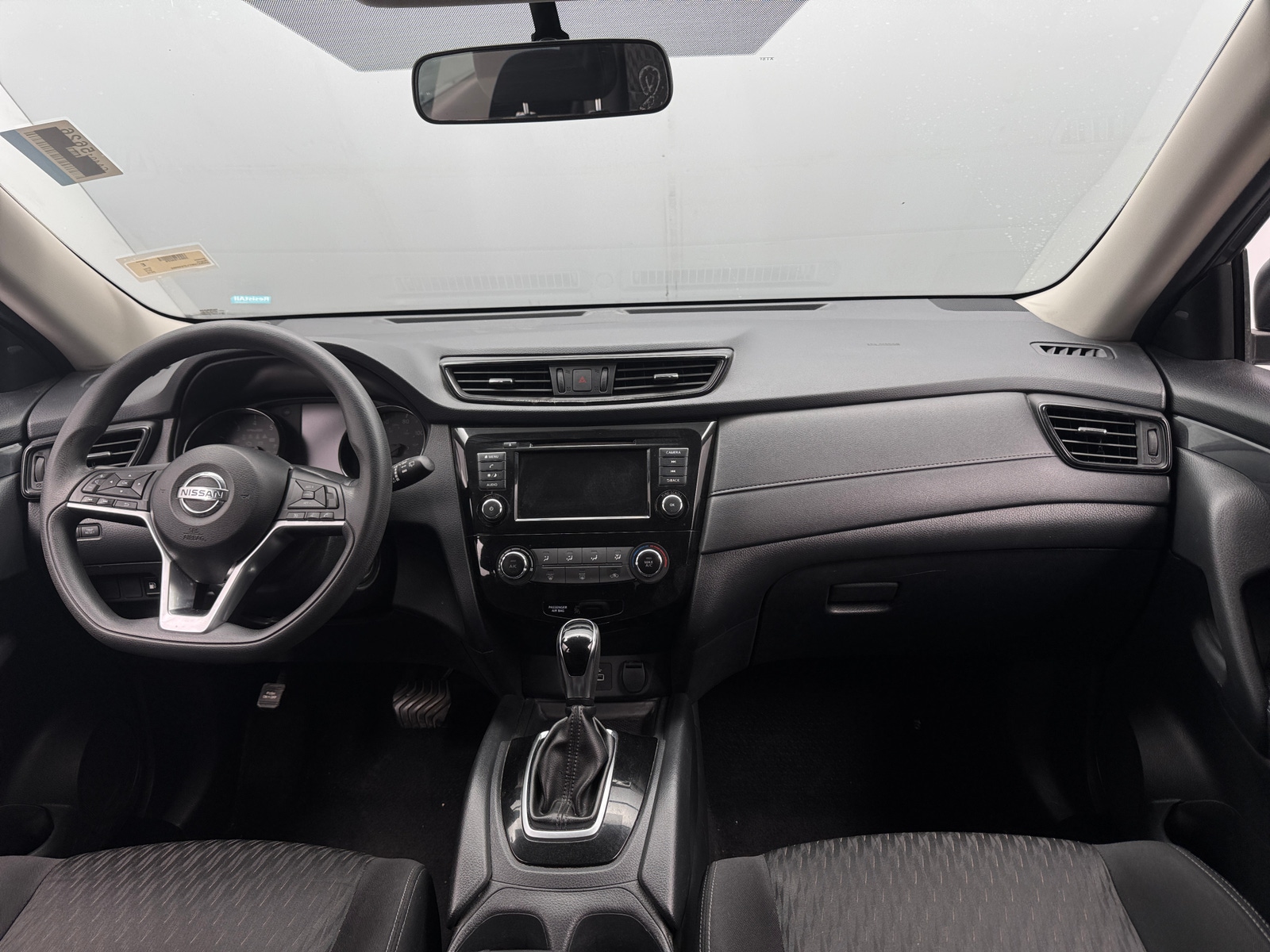 Thumbnail: 2018 Nissan Rogue - 3
