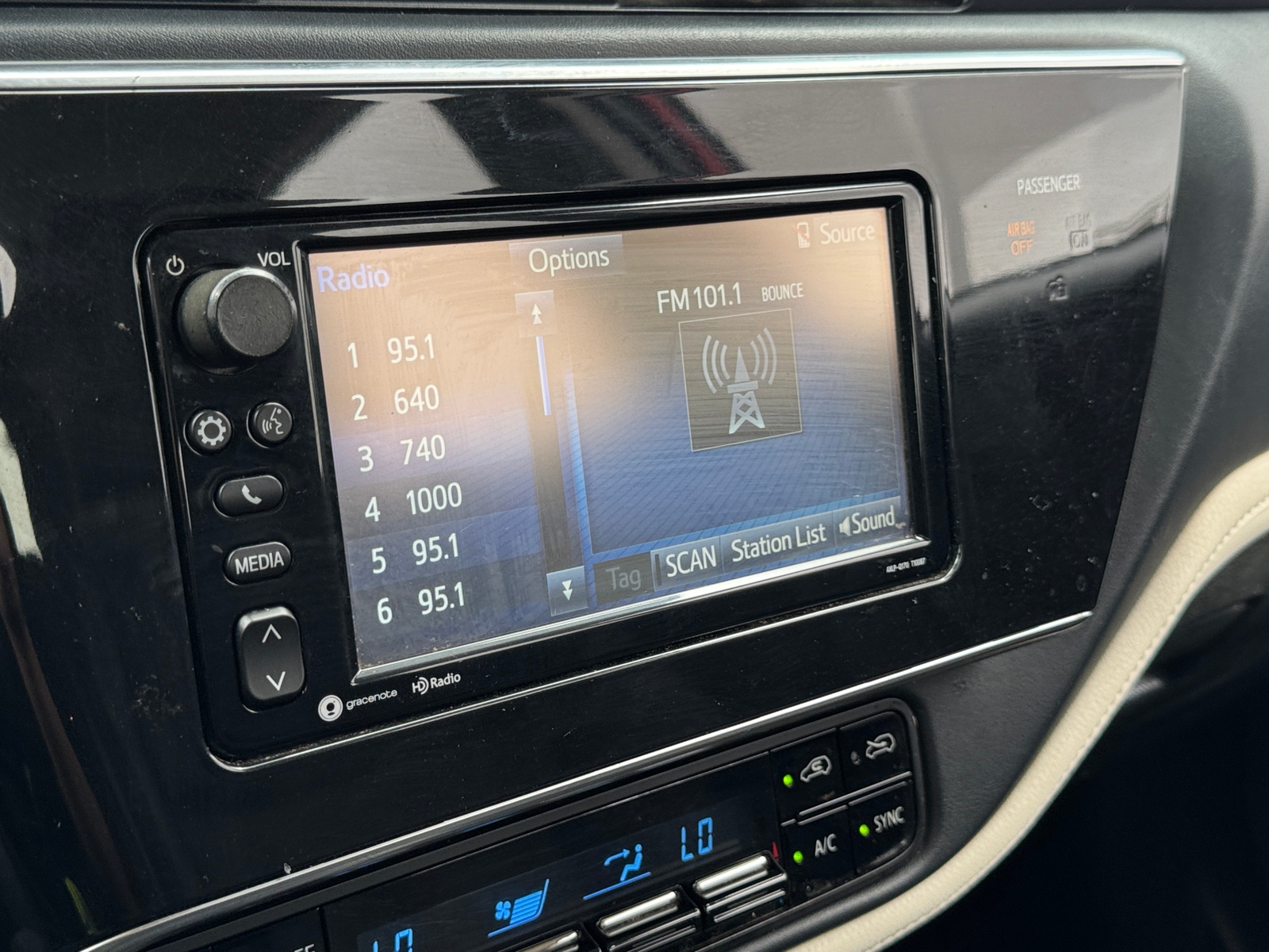 Thumbnail: 2017 Toyota Corolla iM - 4