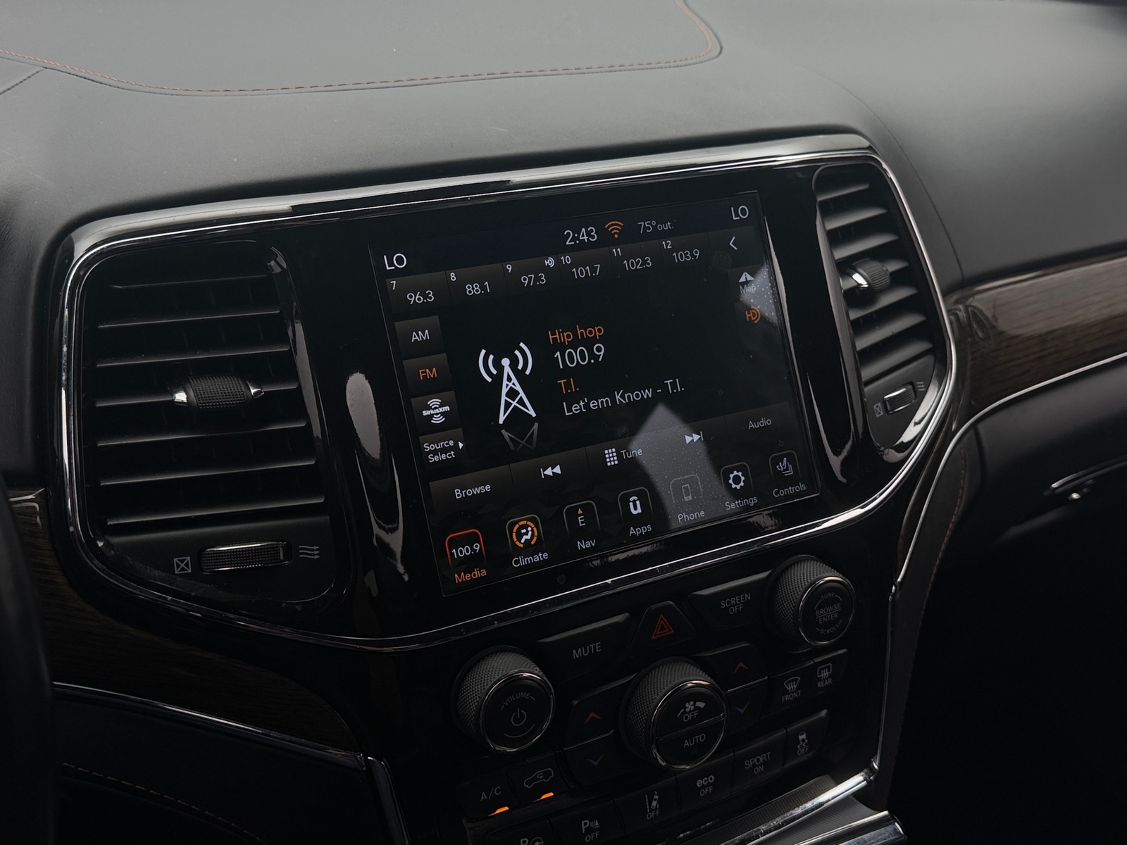 Thumbnail: 2021 Jeep Grand Cherokee - 3