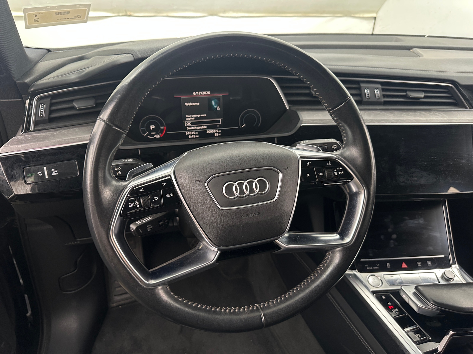 Thumbnail: 2019 Audi e-tron - 4