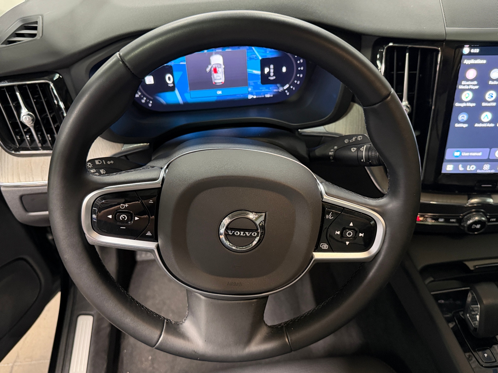 Thumbnail: 2025 Volvo XC60 - 4