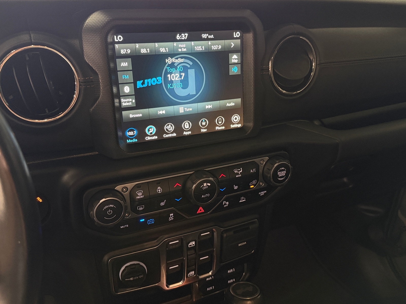 Thumbnail: 2021 Jeep Wrangler - 3