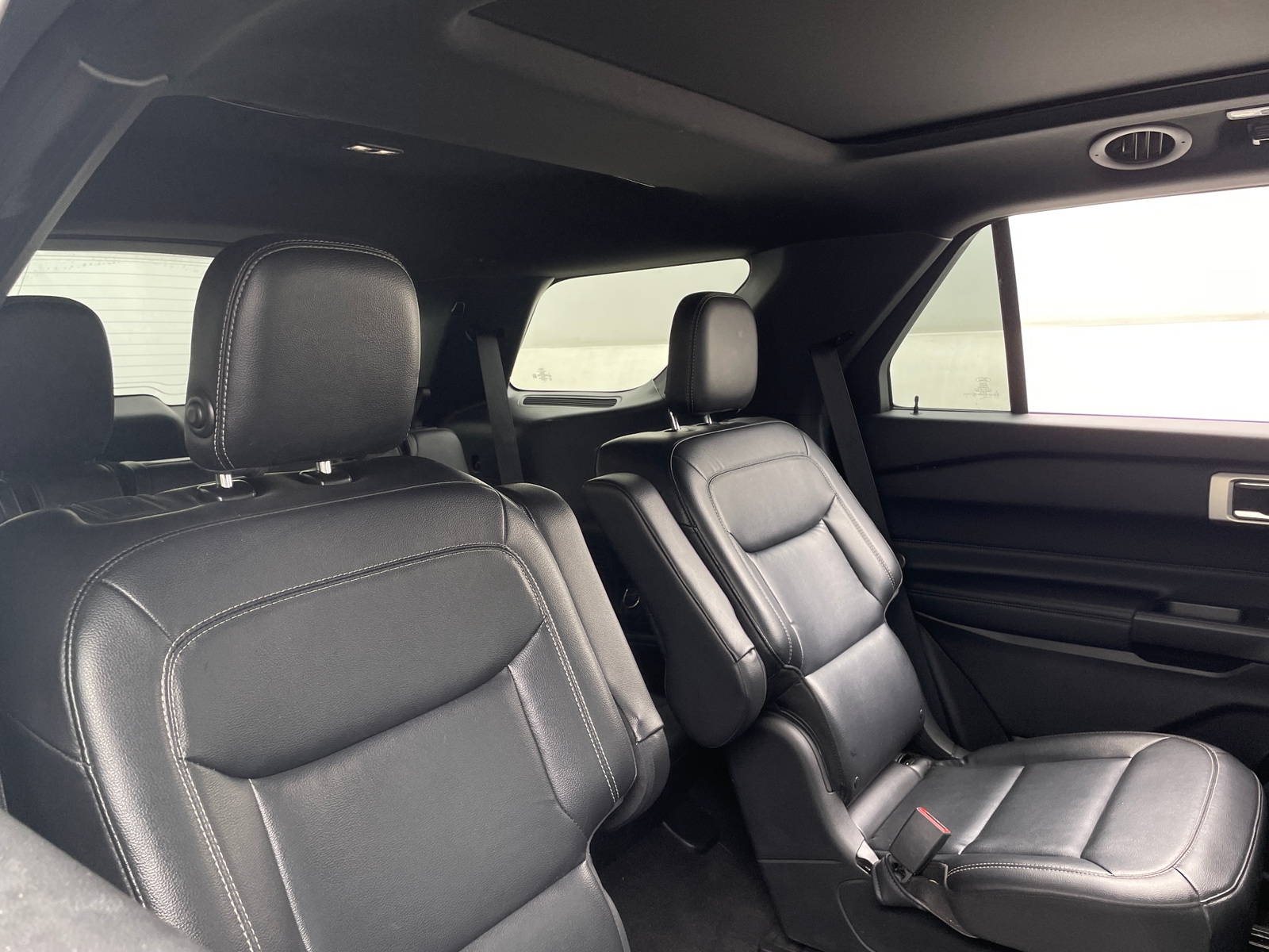 Thumbnail: 2020 Ford Explorer - 6