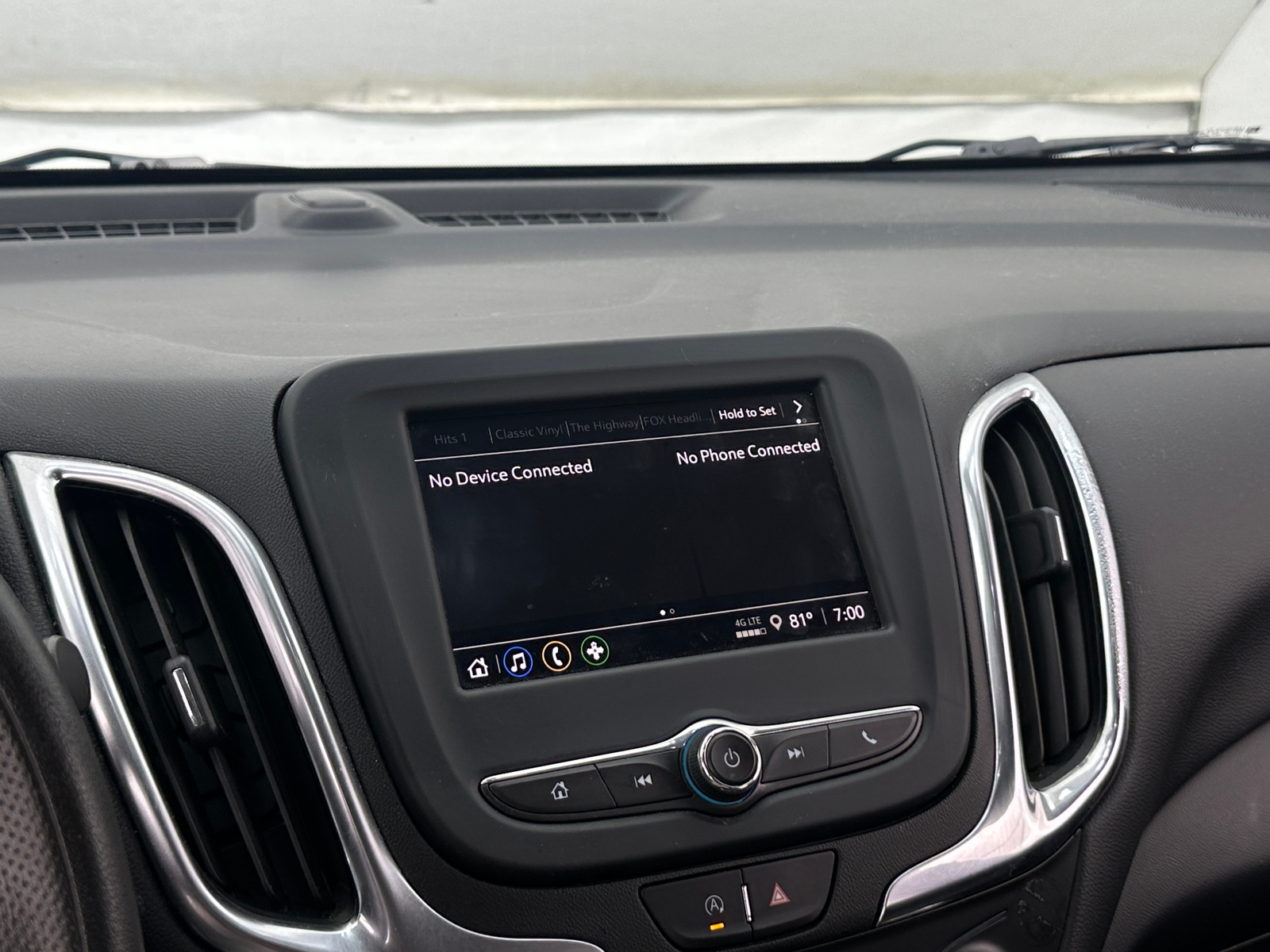 Thumbnail: 2022 Chevrolet Equinox - 4