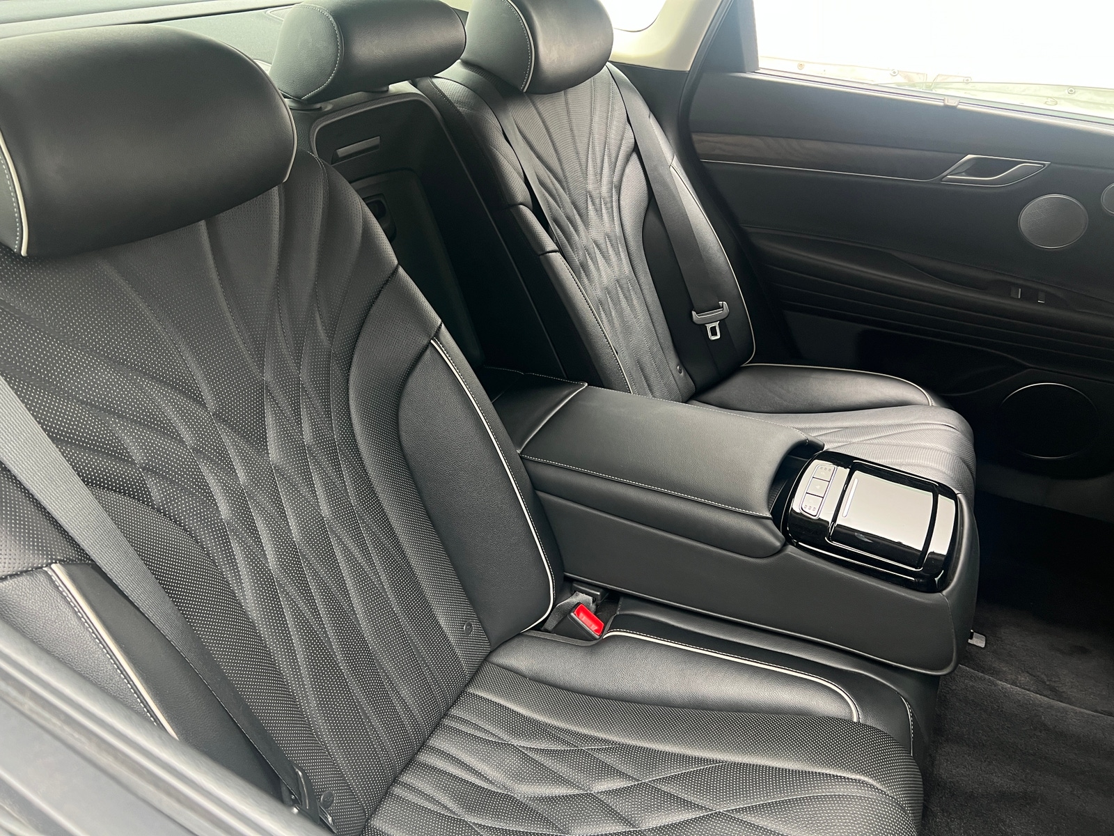 Thumbnail: 2021 Genesis G80 - 5