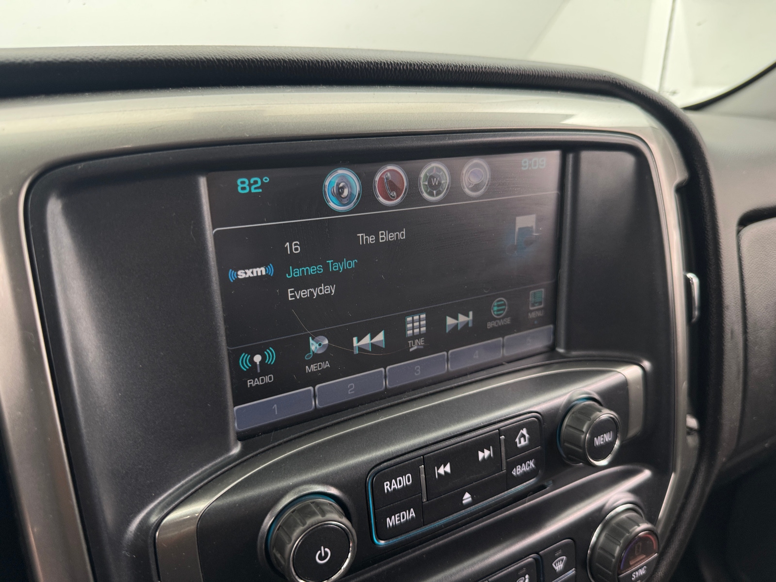 Thumbnail: 2018 Chevrolet Silverado 1500 - 4