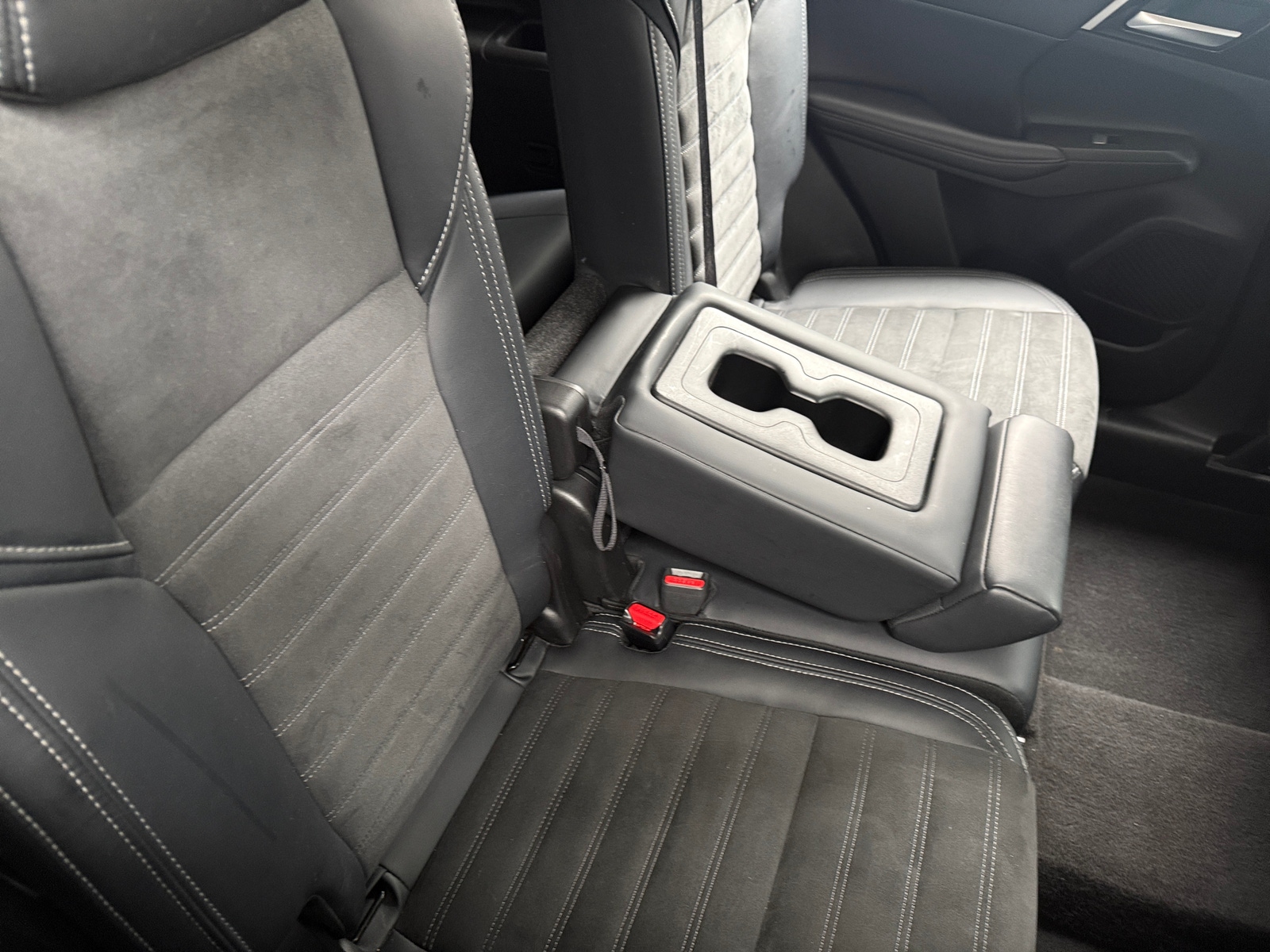 Thumbnail: 2024 Mitsubishi Outlander - 5
