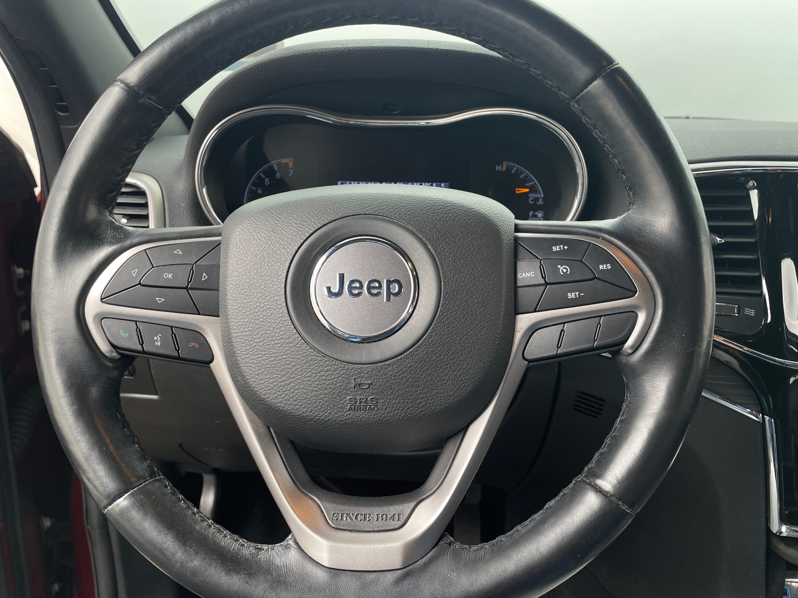 Thumbnail: 2021 Jeep Grand Cherokee - 4