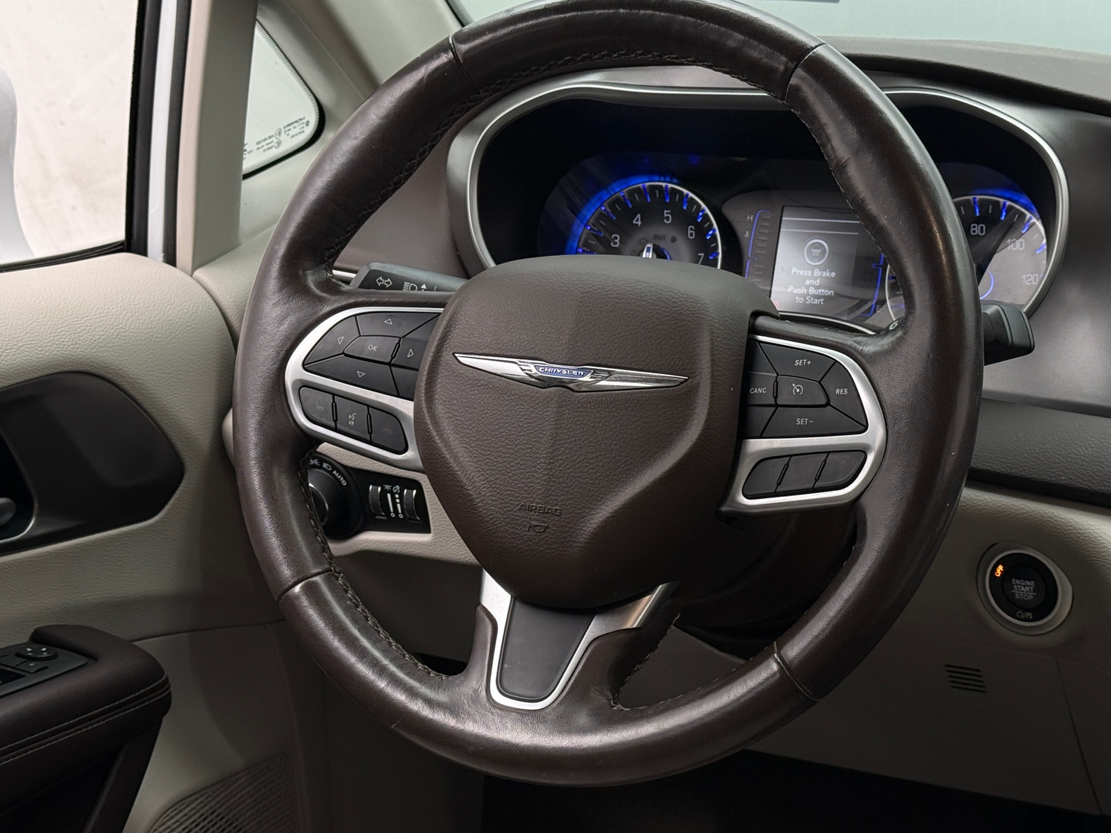 Thumbnail: 2019 Chrysler Pacifica - 4