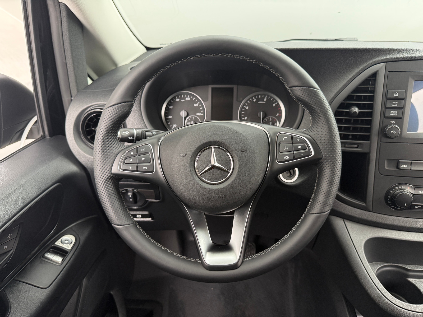Thumbnail: 2023 Mercedes-Benz Metris - 5