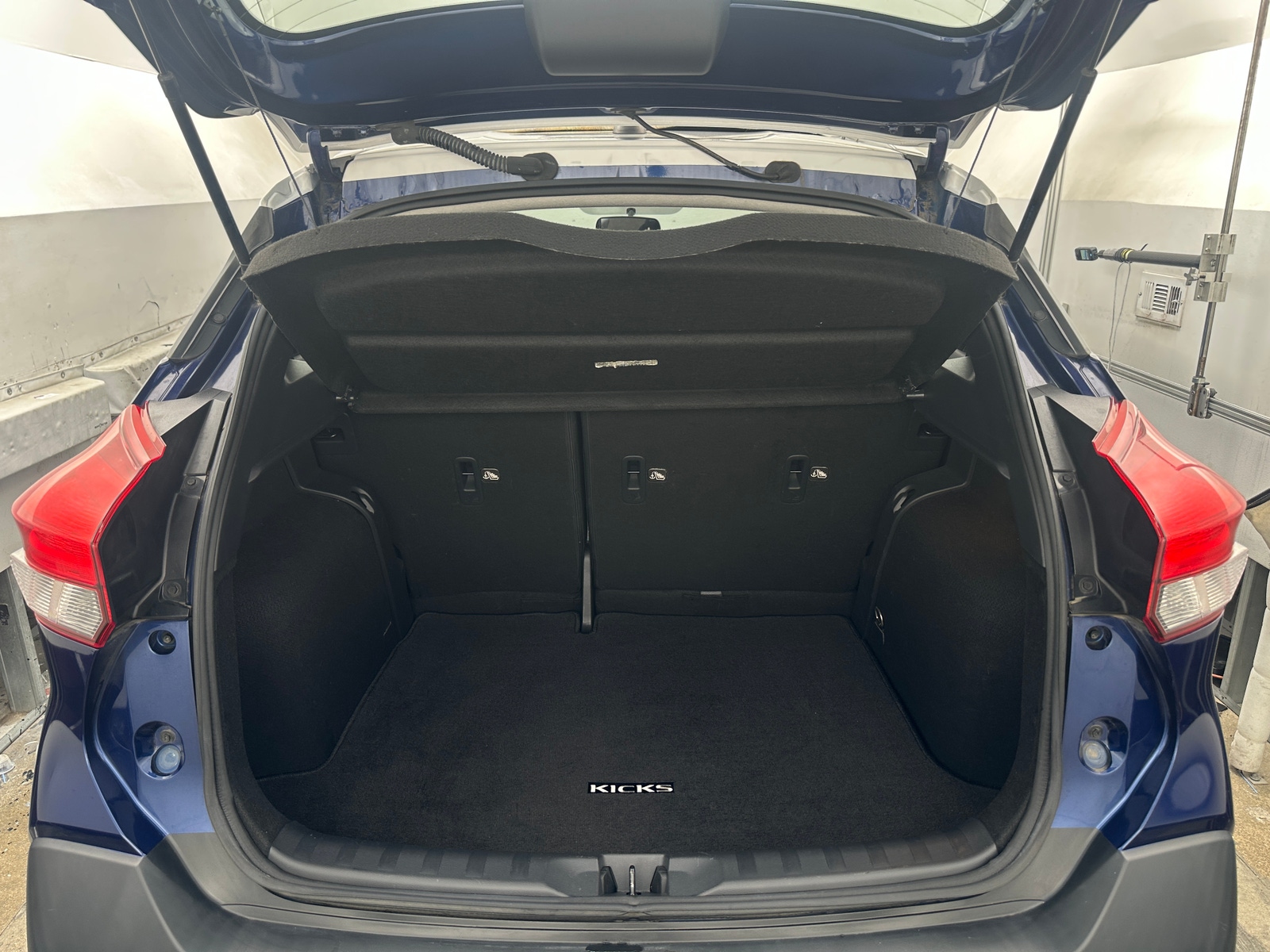 Thumbnail: 2018 Nissan Kicks - 7