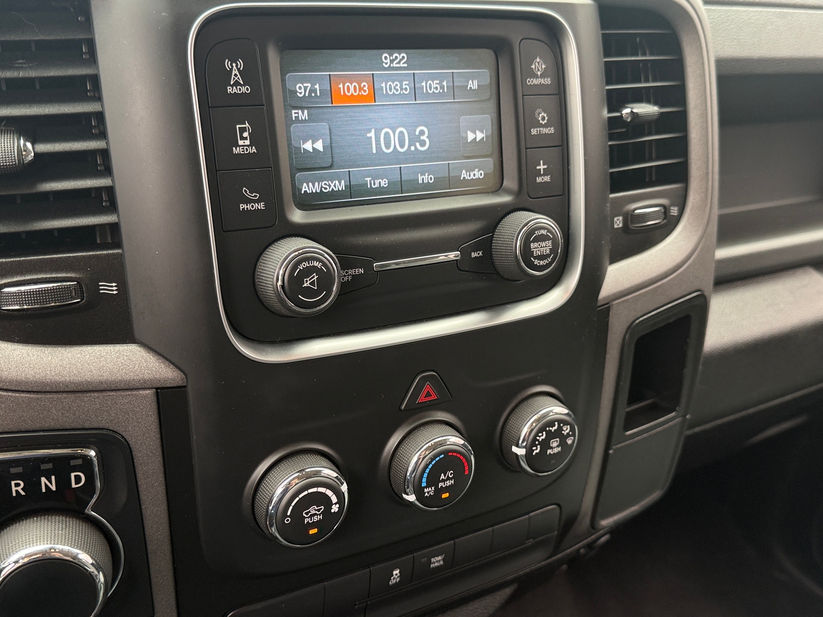 Thumbnail: 2019 RAM 1500 Classic - 4