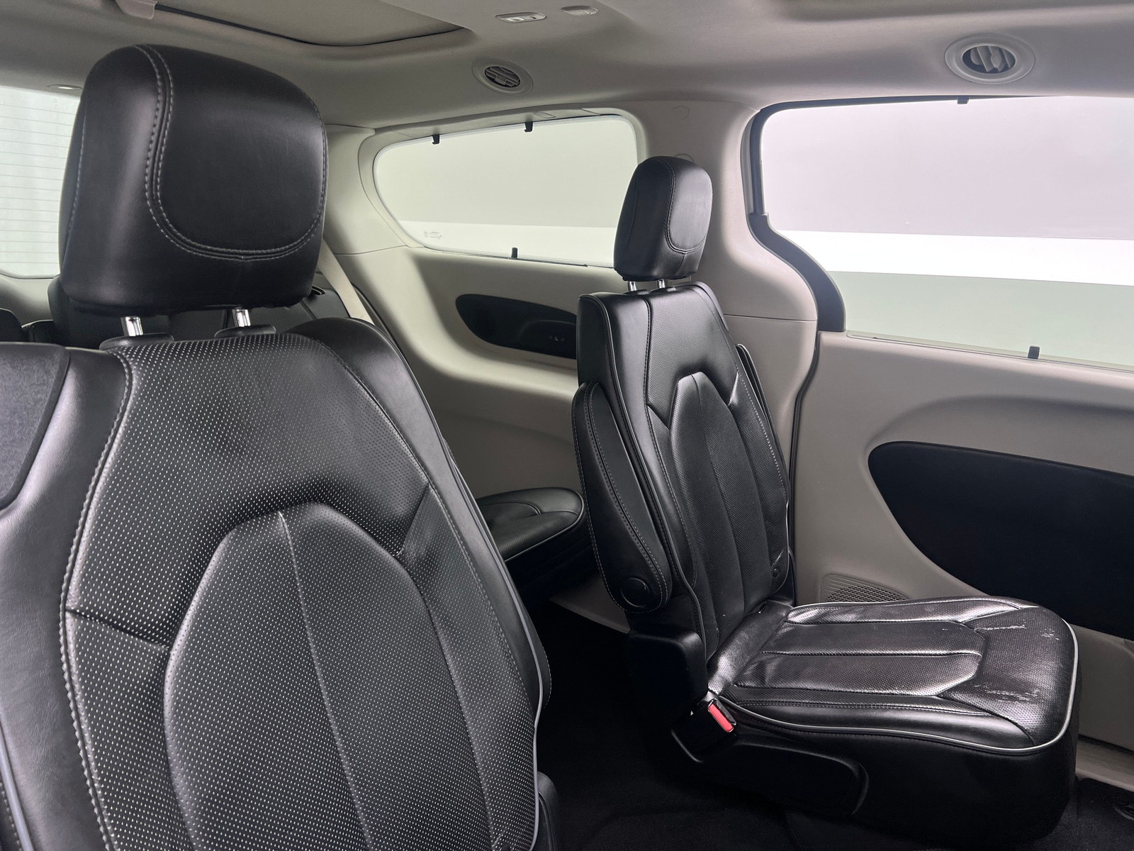 Thumbnail: 2020 Chrysler Pacifica - 5