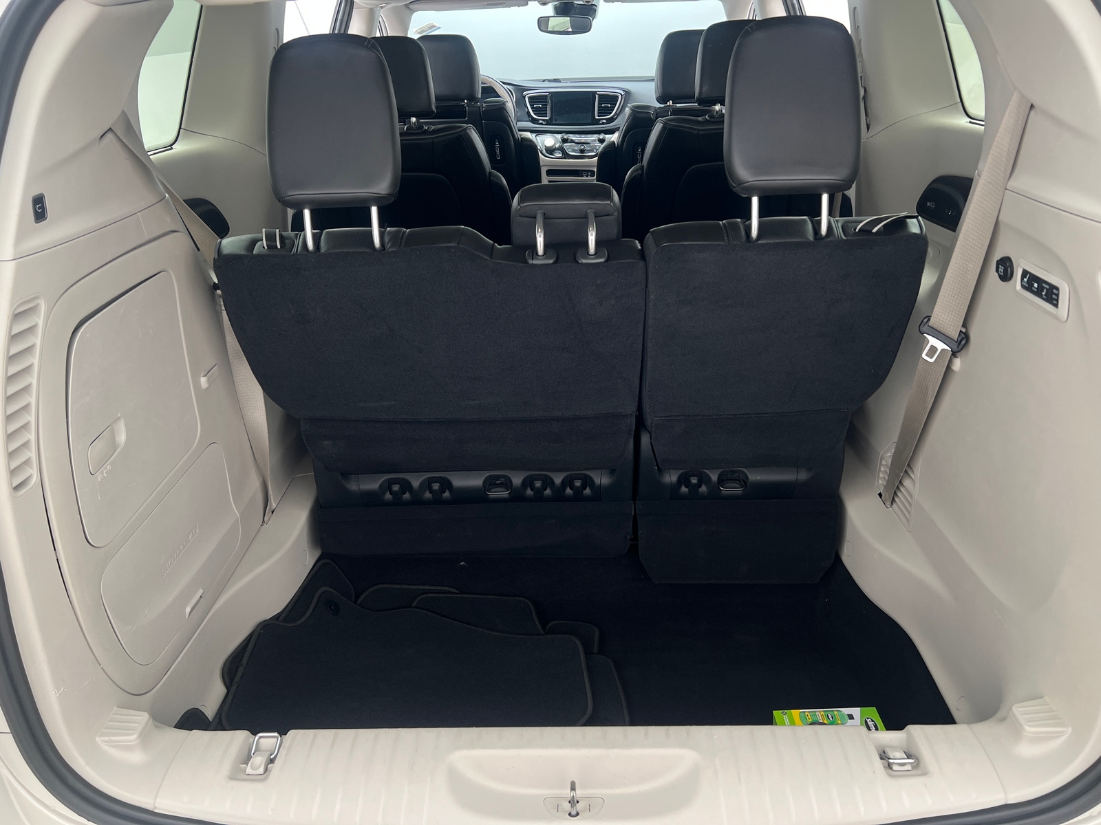 Thumbnail: 2020 Chrysler Pacifica - 6