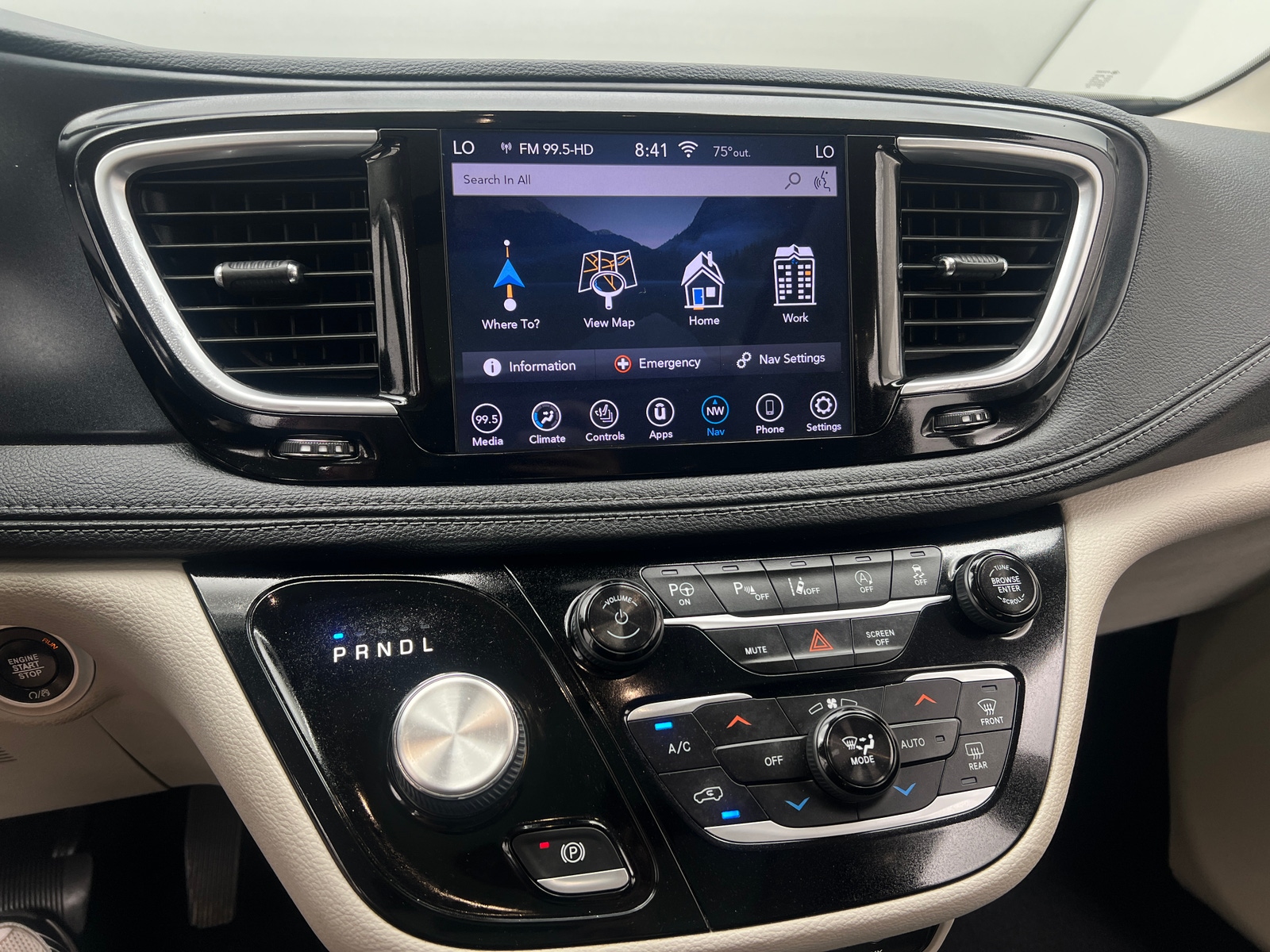 Thumbnail: 2020 Chrysler Pacifica - 3