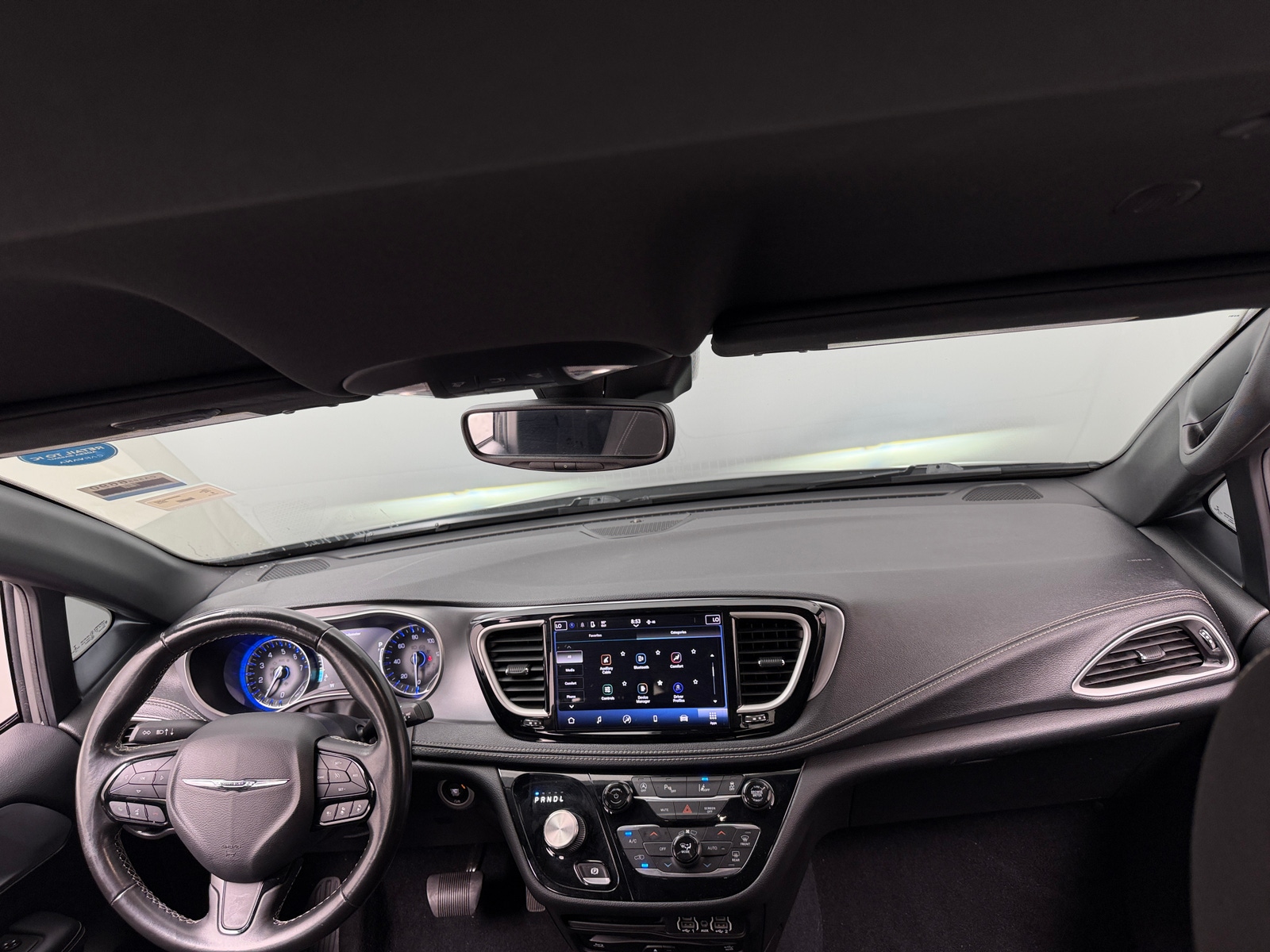 Thumbnail: 2021 Chrysler Pacifica - 3