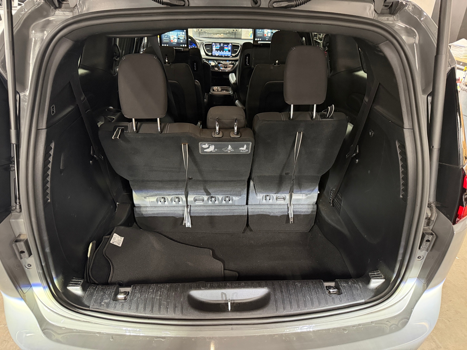 Thumbnail: 2021 Chrysler Pacifica - 7