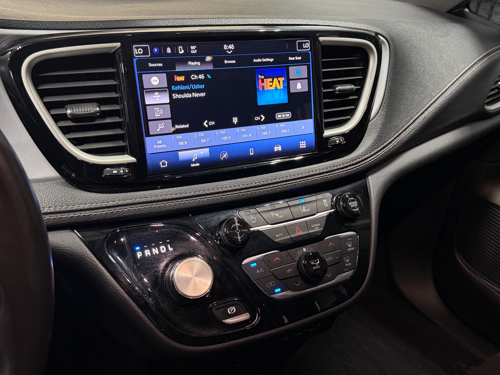 Thumbnail: 2021 Chrysler Pacifica - 4