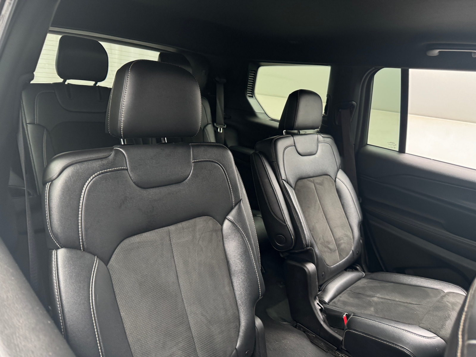 Thumbnail: 2023 Jeep Grand Cherokee L - 6