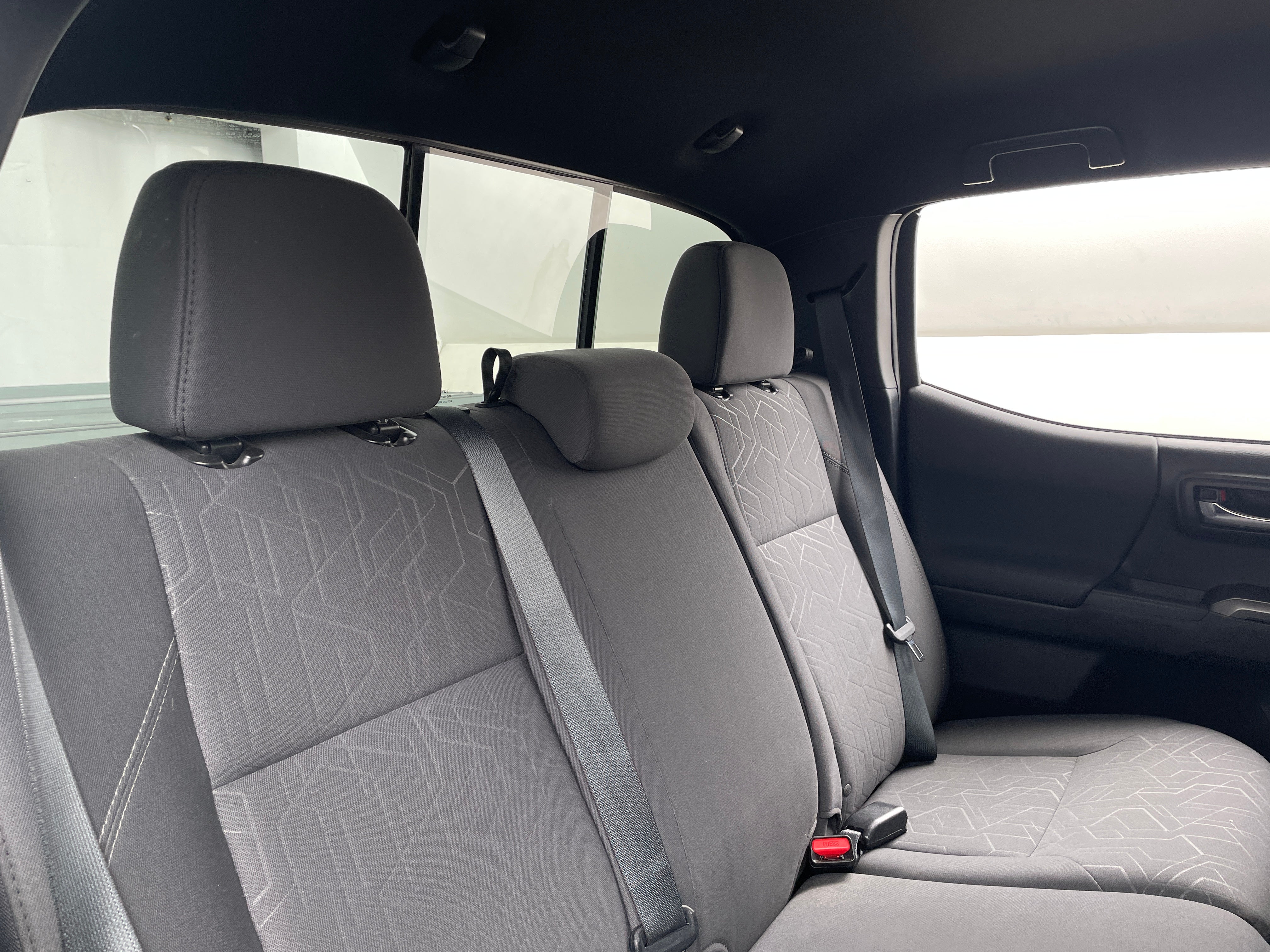 2017 Toyota Tacoma TRD Sport - Photo 2