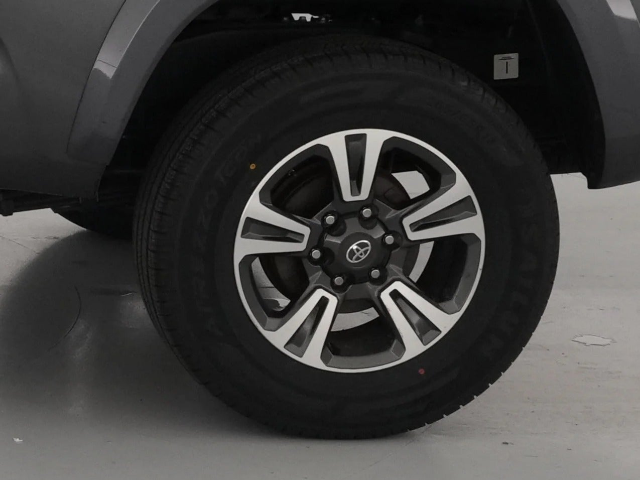 2017 Toyota Tacoma TRD Sport - Photo 16