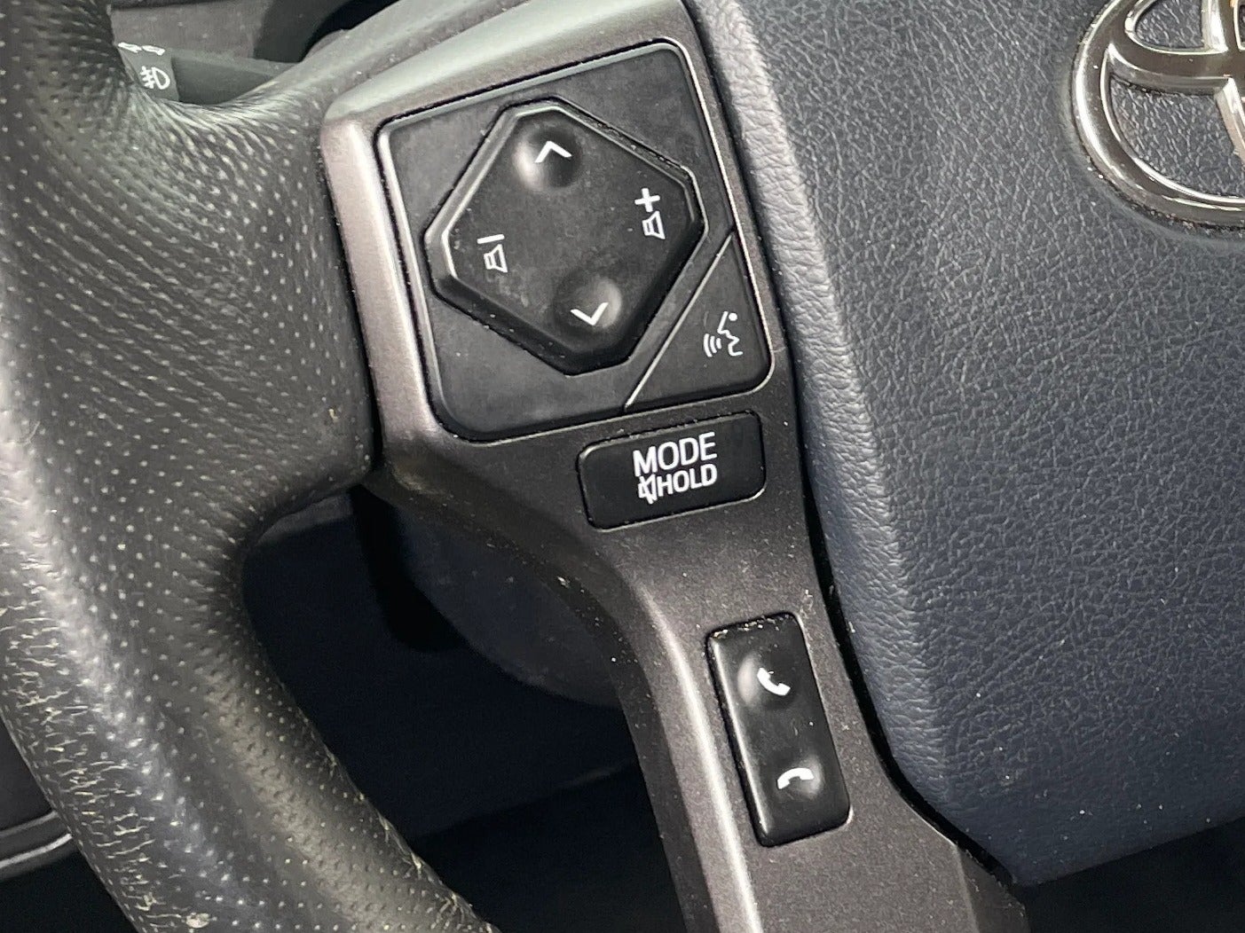 2017 Toyota Tacoma TRD Sport - Photo 17