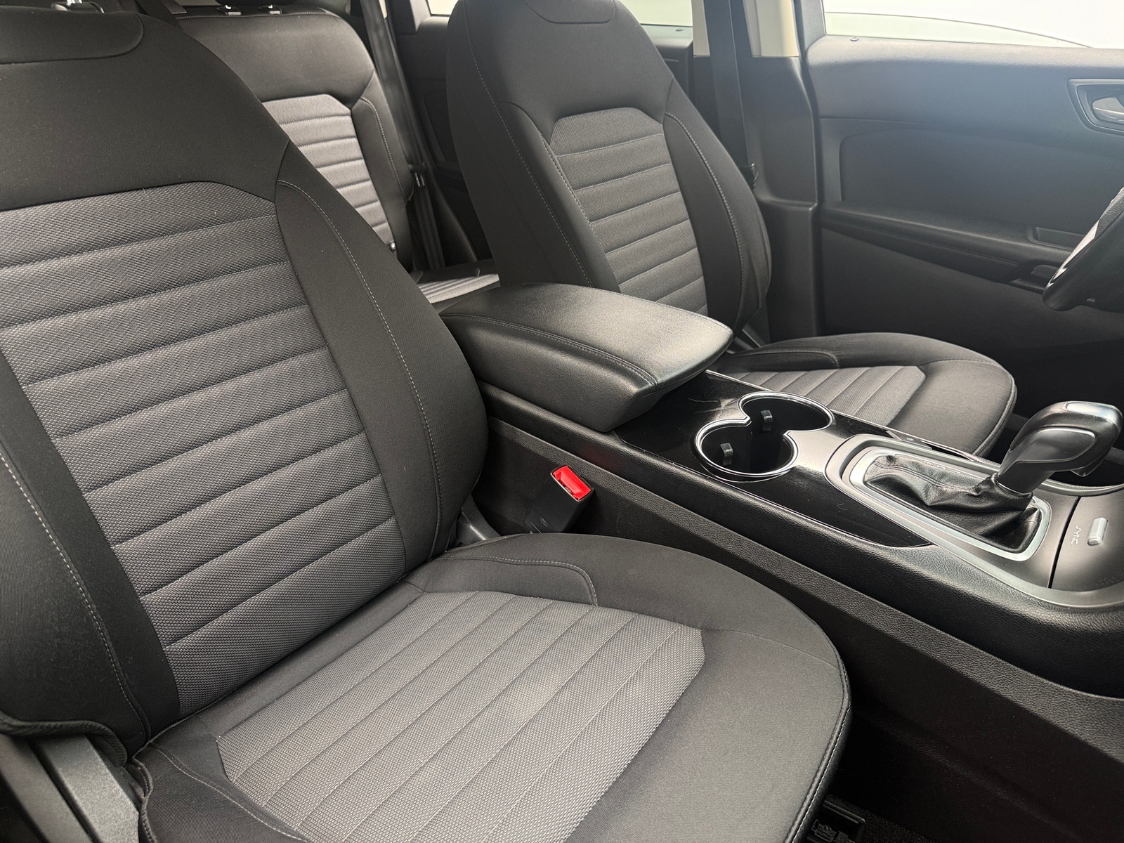 Thumbnail: 2016 Ford Edge - 2