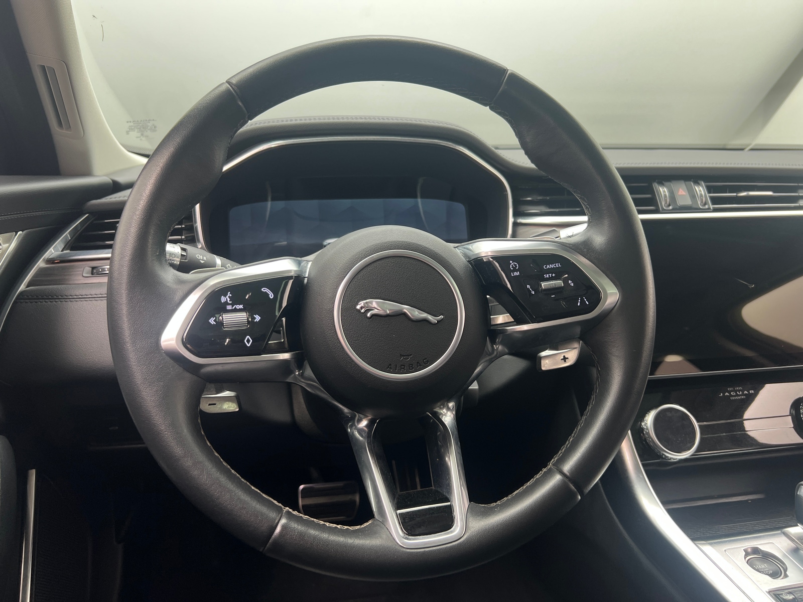 Thumbnail: 2023 Jaguar XF - 4