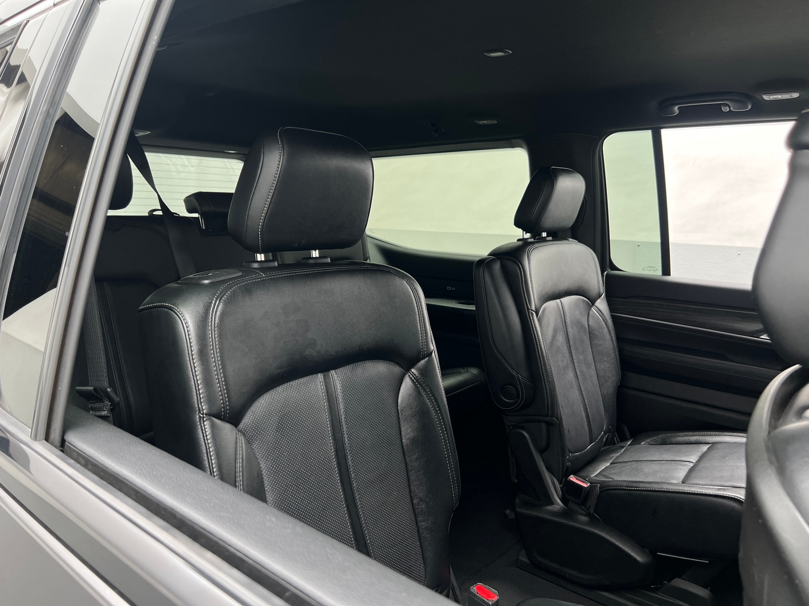 Thumbnail: 2024 Jeep Wagoneer - 5