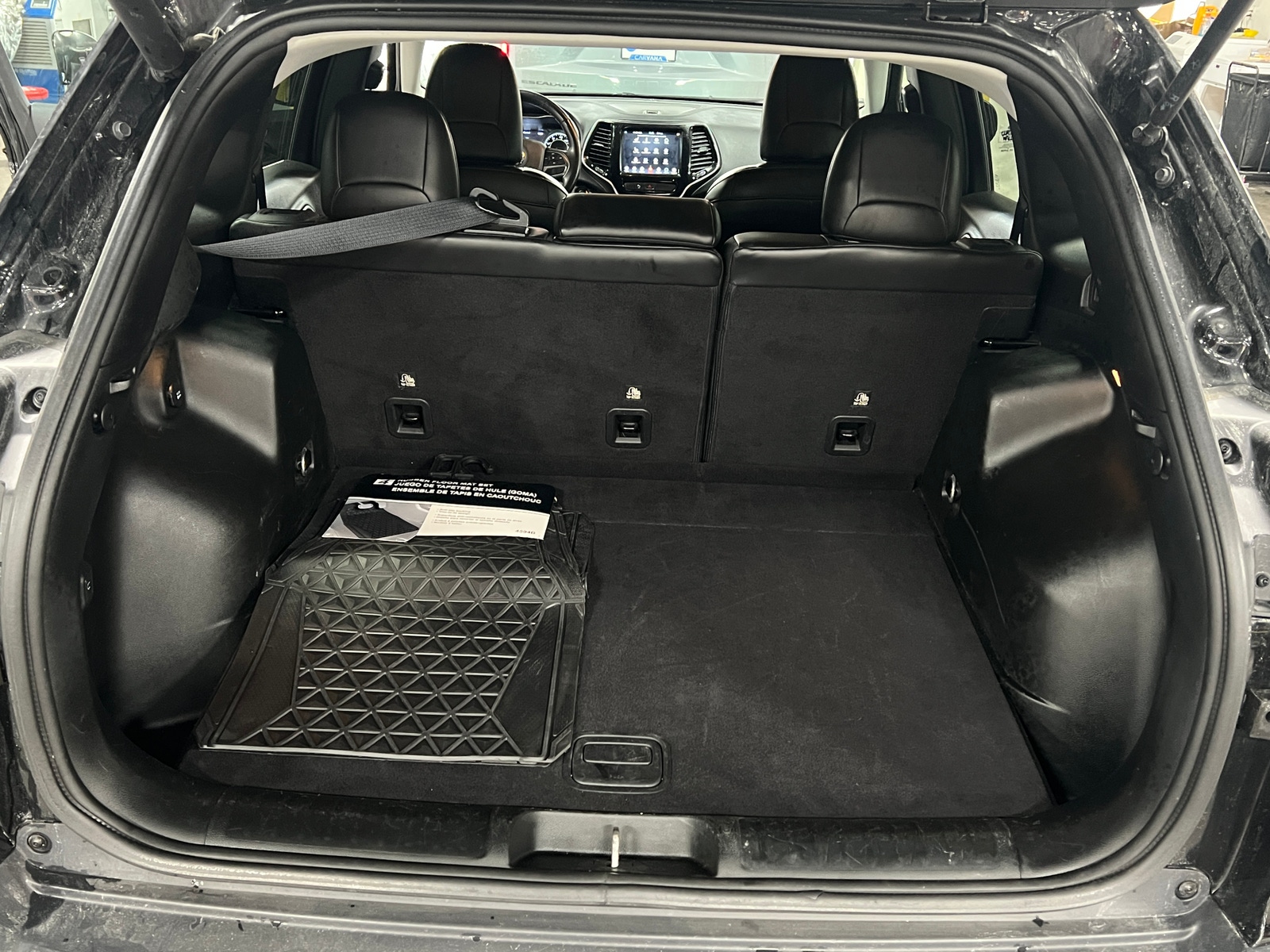 Thumbnail: 2019 Jeep Cherokee - 6