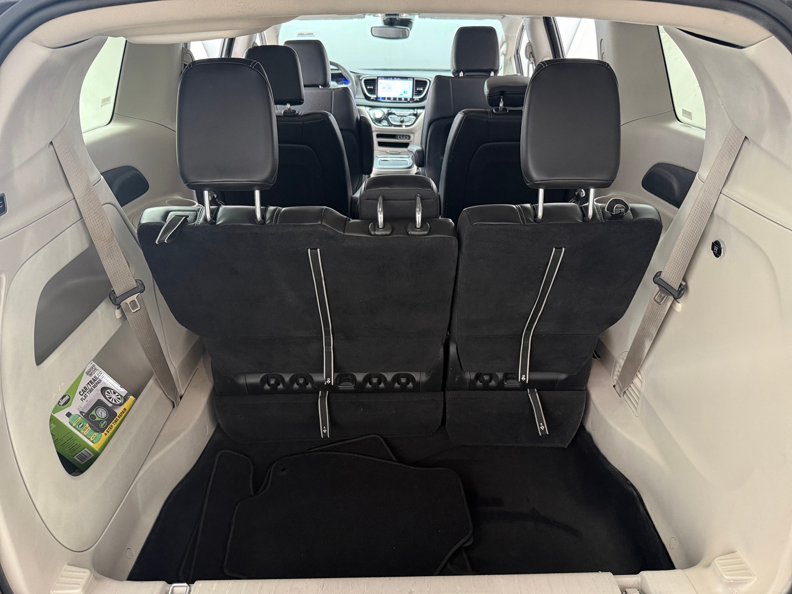 Thumbnail: 2023 Chrysler Pacifica - 6