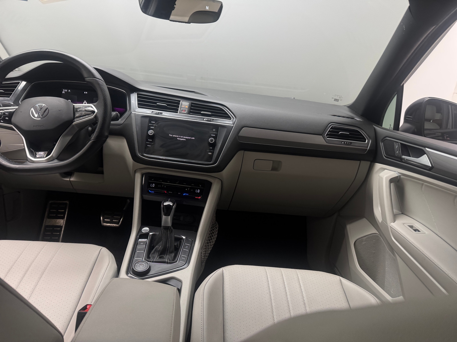 Thumbnail: 2022 Volkswagen Tiguan - 2