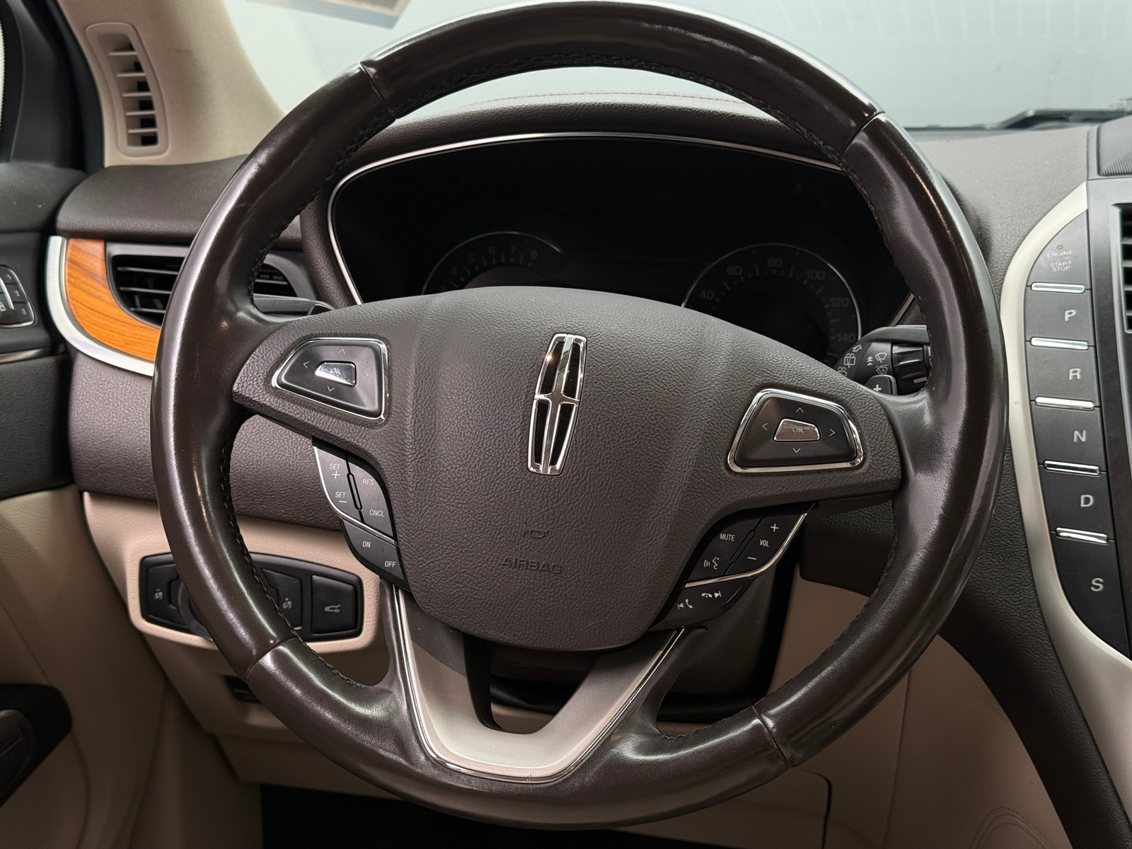 Thumbnail: 2017 Lincoln MKC - 4