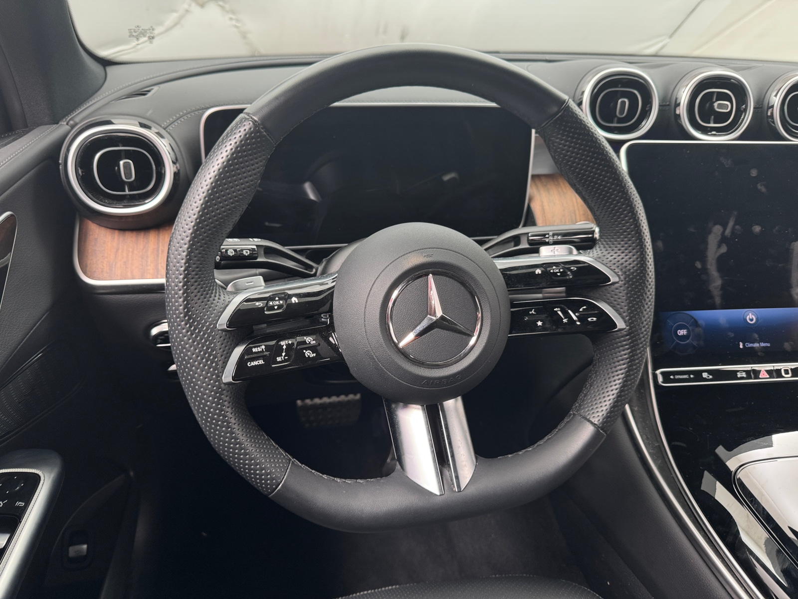 Thumbnail: 2025 Mercedes-Benz GLC - 4