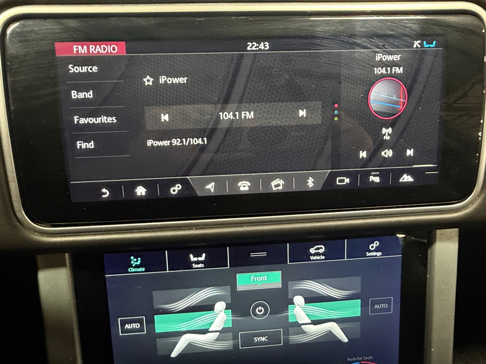 Thumbnail: 2018 Land Rover Range Rover - 3