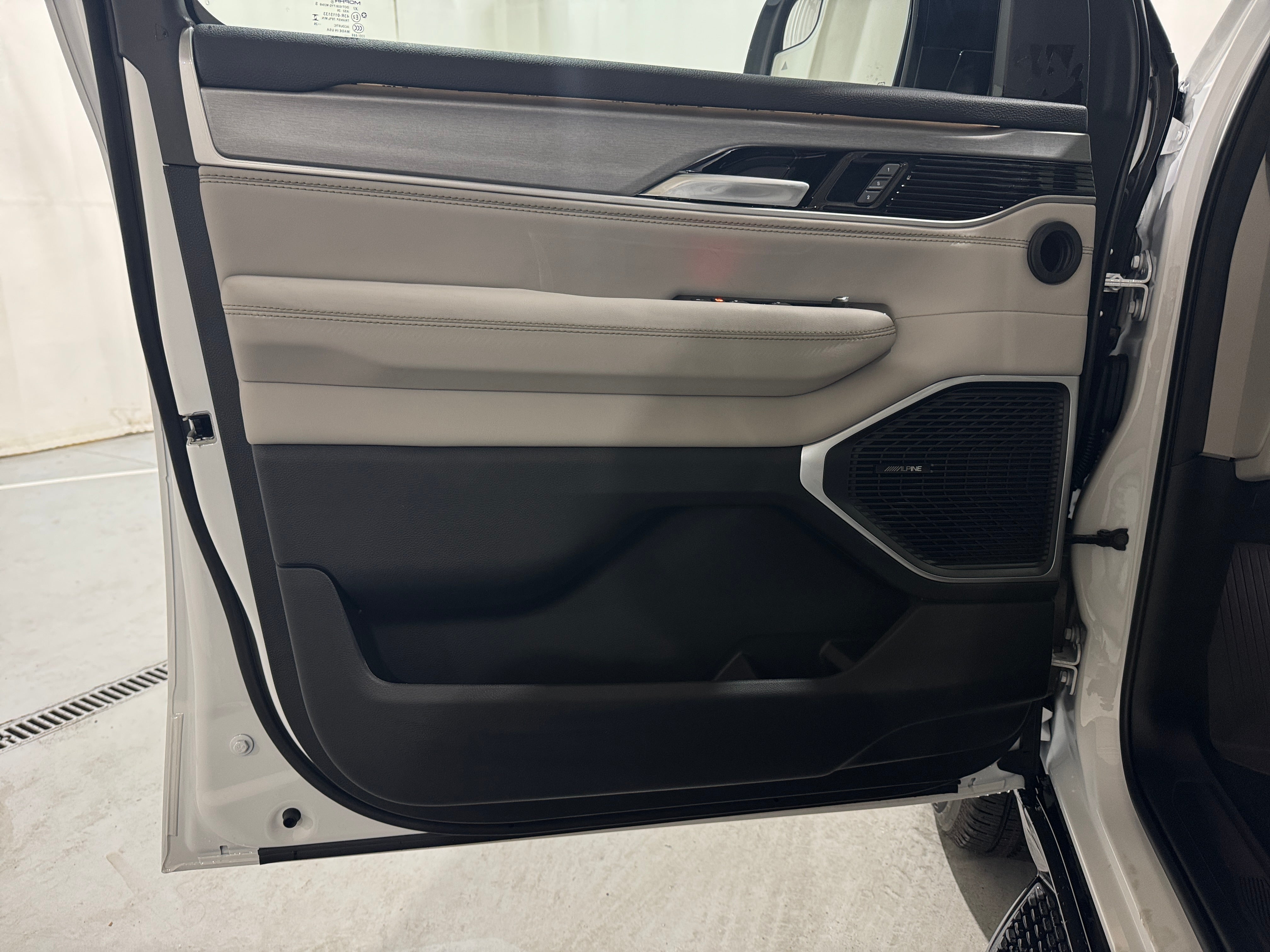 2026 Jeep Grand Wagoneer L Base - Photo 13